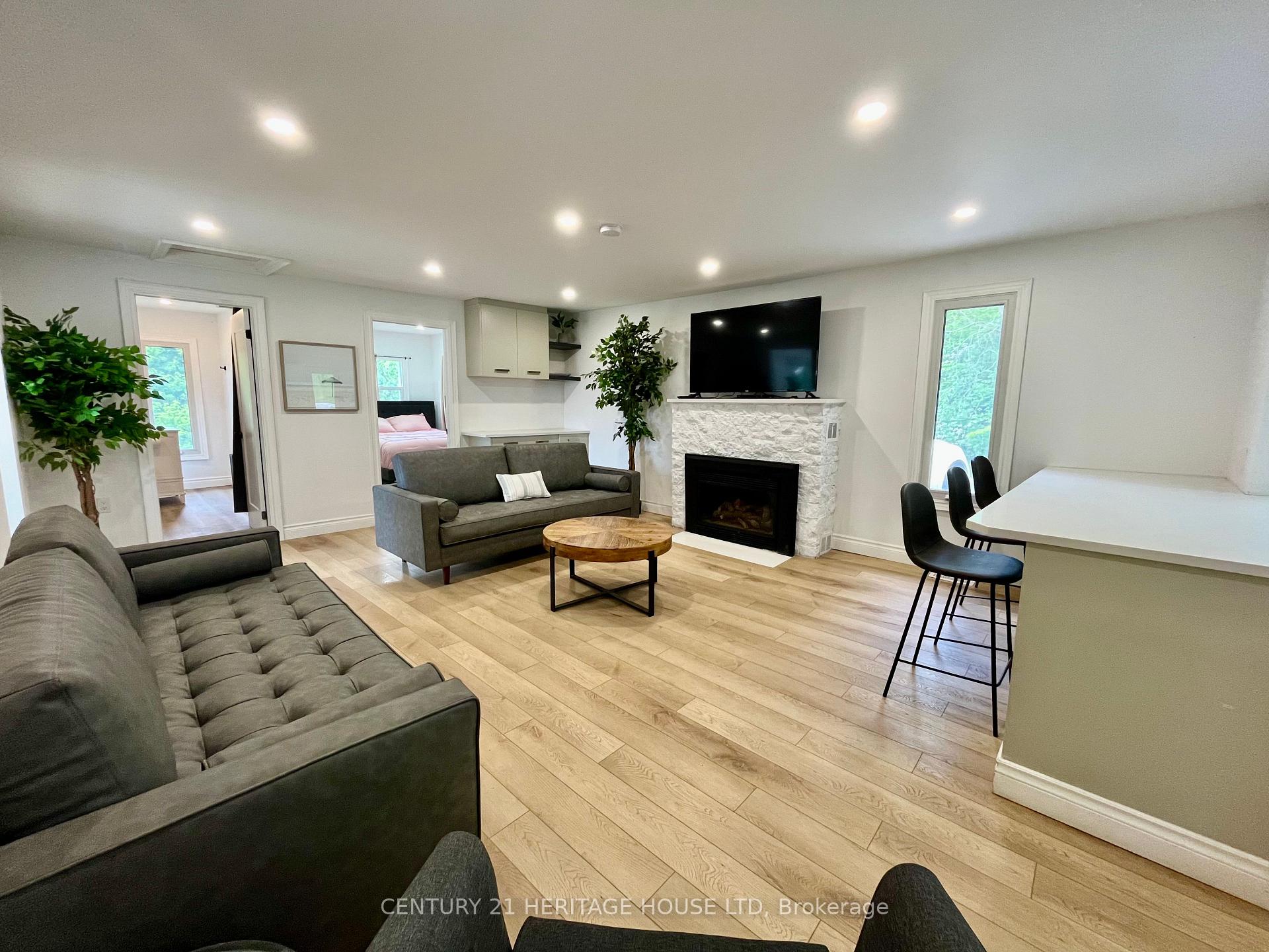 Photo 12 of 3490 Waneeta Drive, Malahide, Rural Malahide — HOMEH