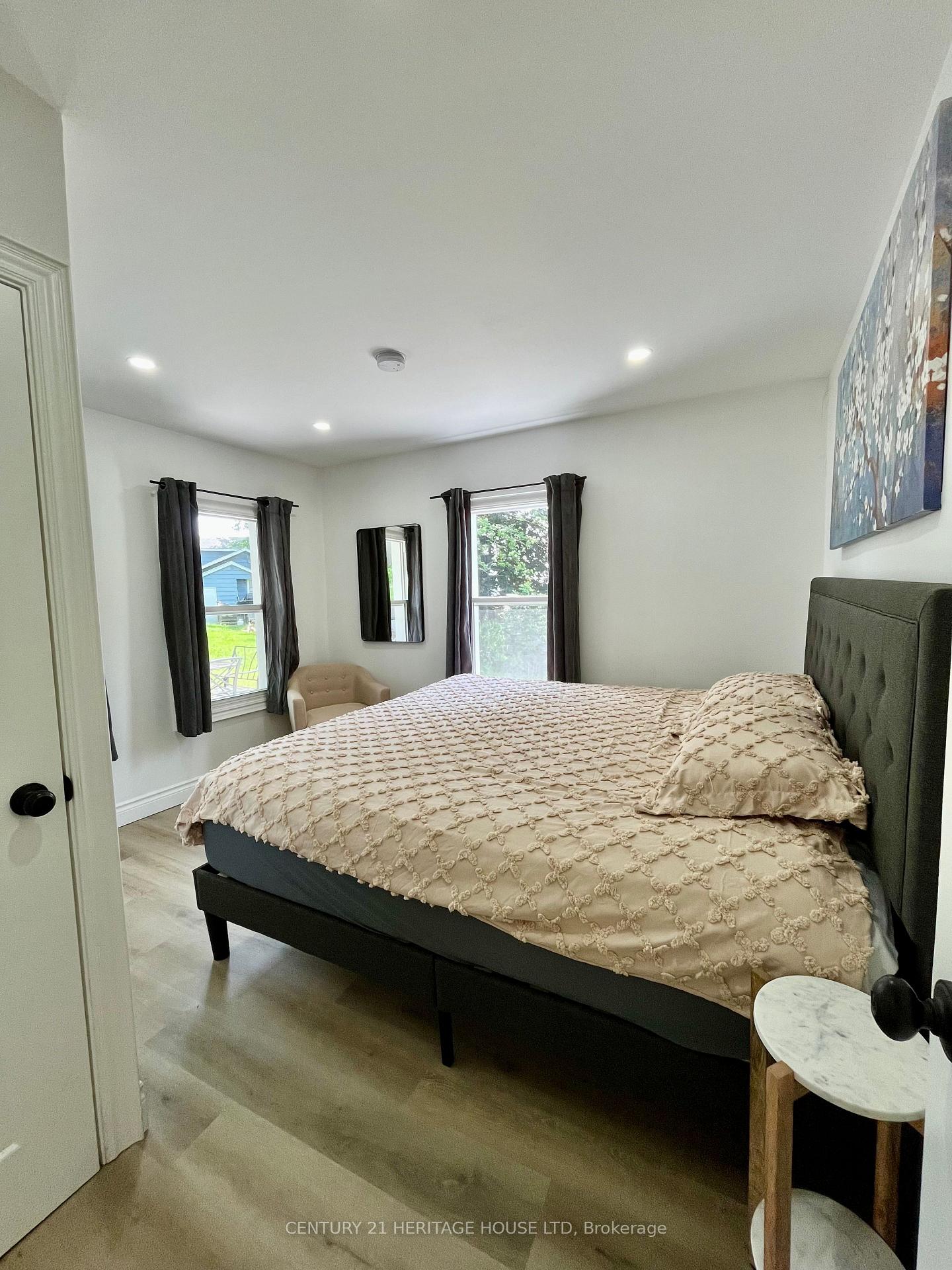 Photo 16 of 3490 Waneeta Drive, Malahide, Rural Malahide — HOMEH