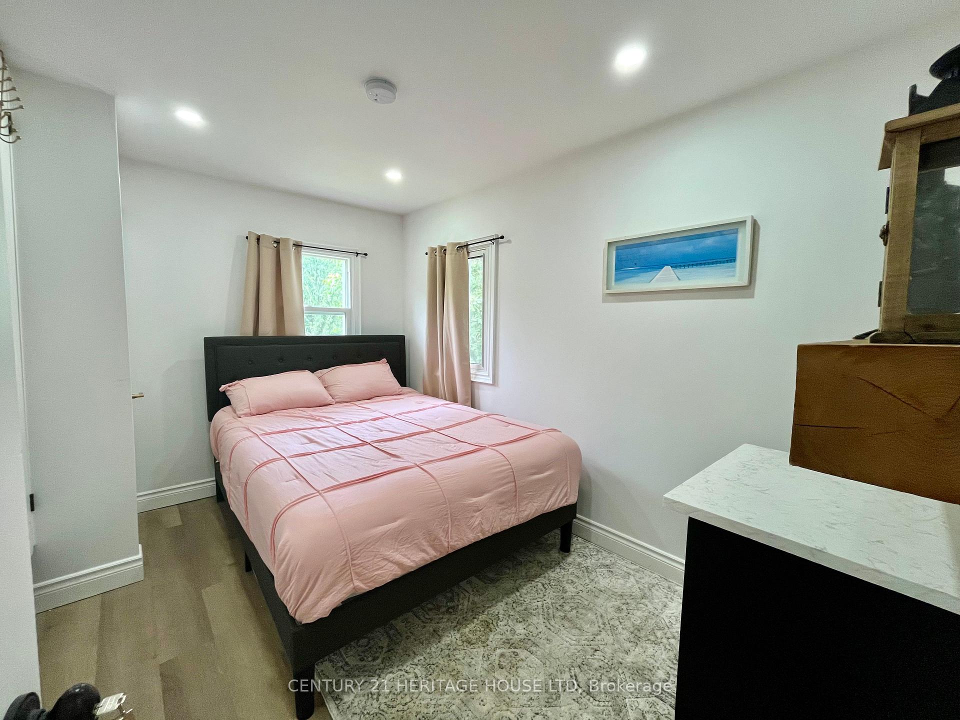 Photo 17 of 3490 Waneeta Drive, Malahide, Rural Malahide — HOMEH