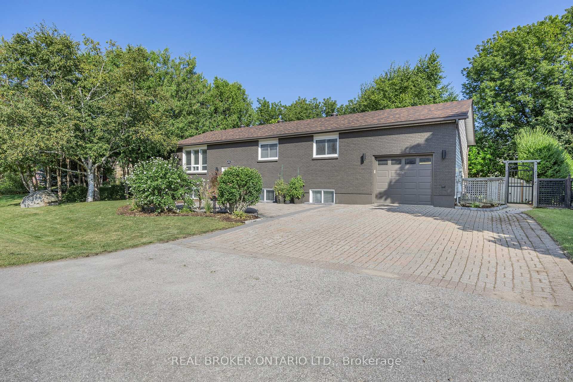 Photo 2 of 22 Patterson Place, Barrie, Ardagh — HOMEH