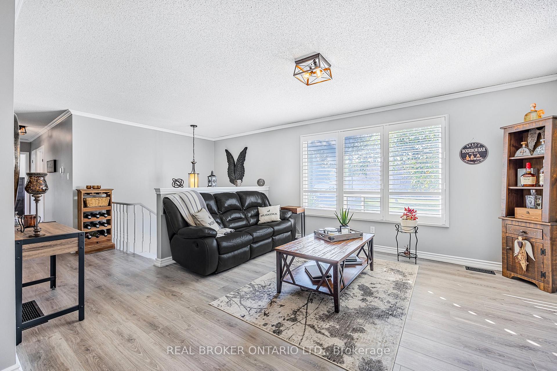 Photo 7 of 22 Patterson Place, Barrie, Ardagh — HOMEH