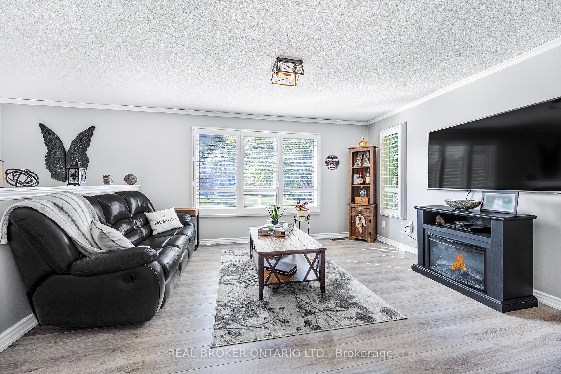 Photo 8 of 22 Patterson Place, Barrie, Ardagh — HOMEH