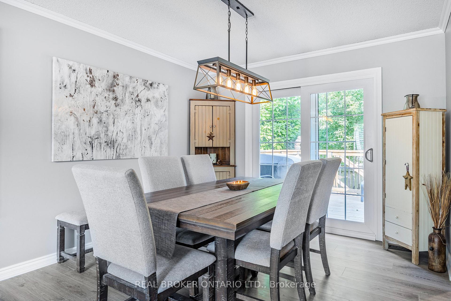 Photo 9 of 22 Patterson Place, Barrie, Ardagh — HOMEH