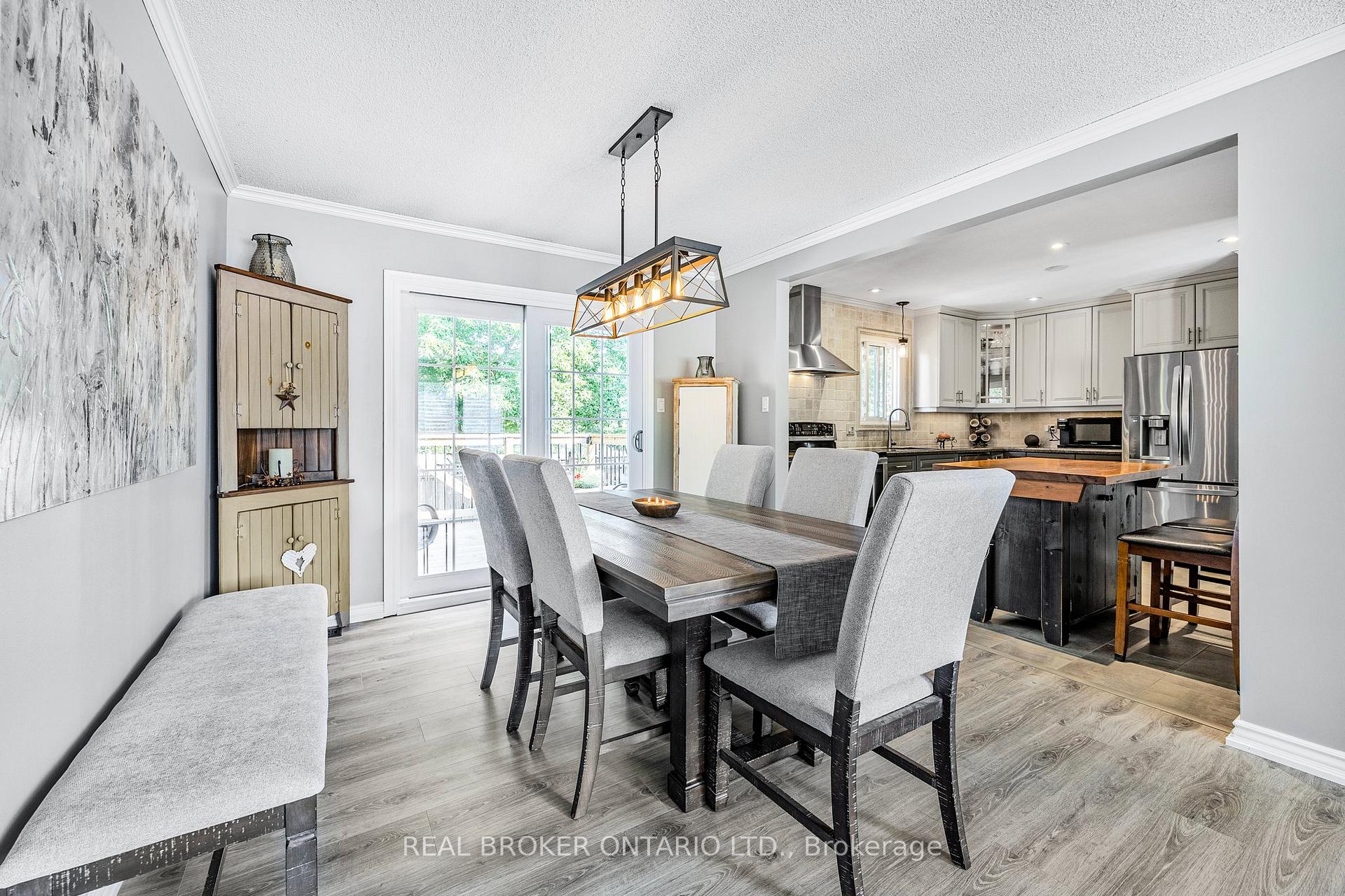 Photo 10 of 22 Patterson Place, Barrie, Ardagh — HOMEH