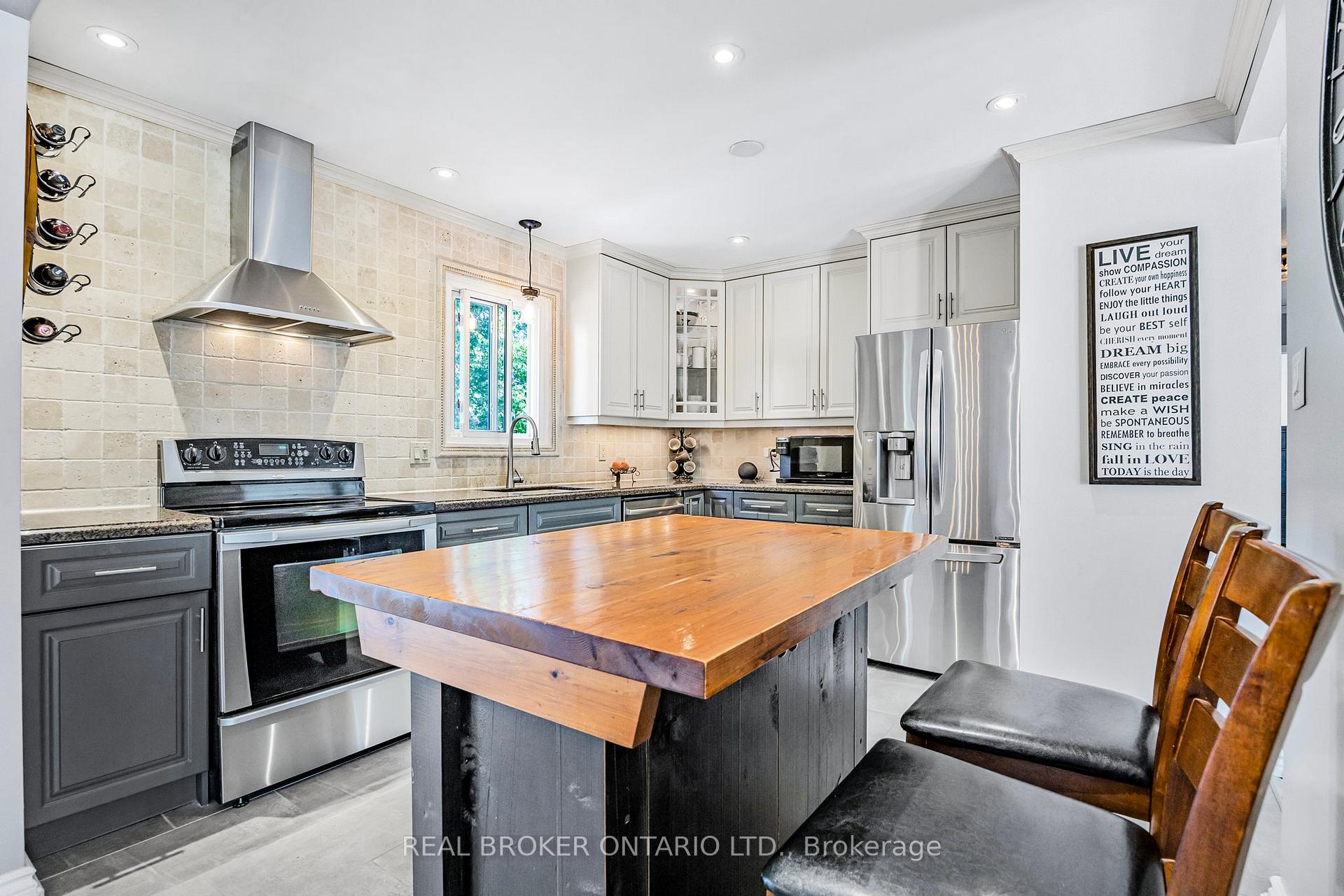 Photo 11 of 22 Patterson Place, Barrie, Ardagh — HOMEH