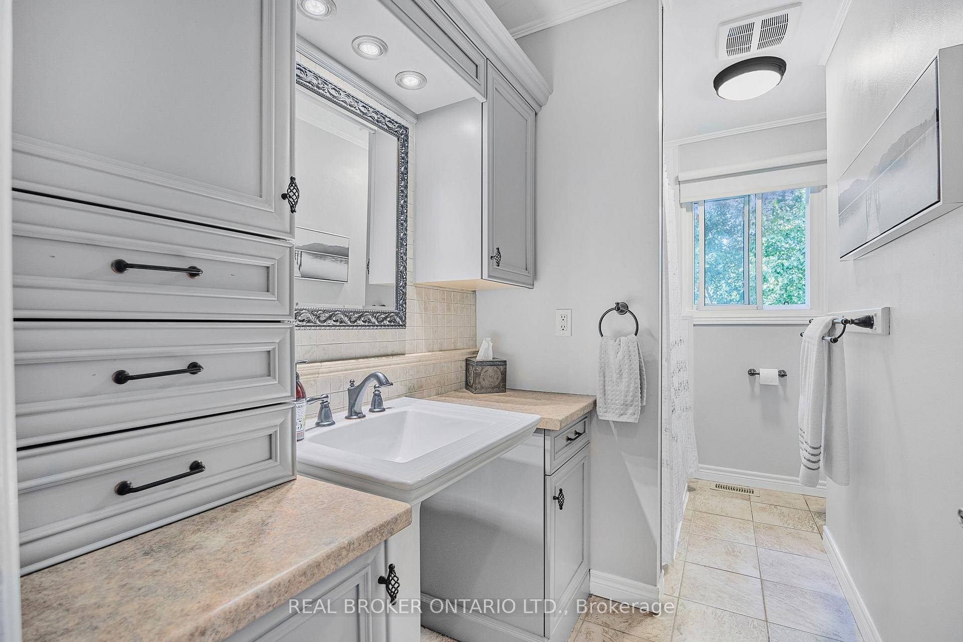 Photo 15 of 22 Patterson Place, Barrie, Ardagh — HOMEH