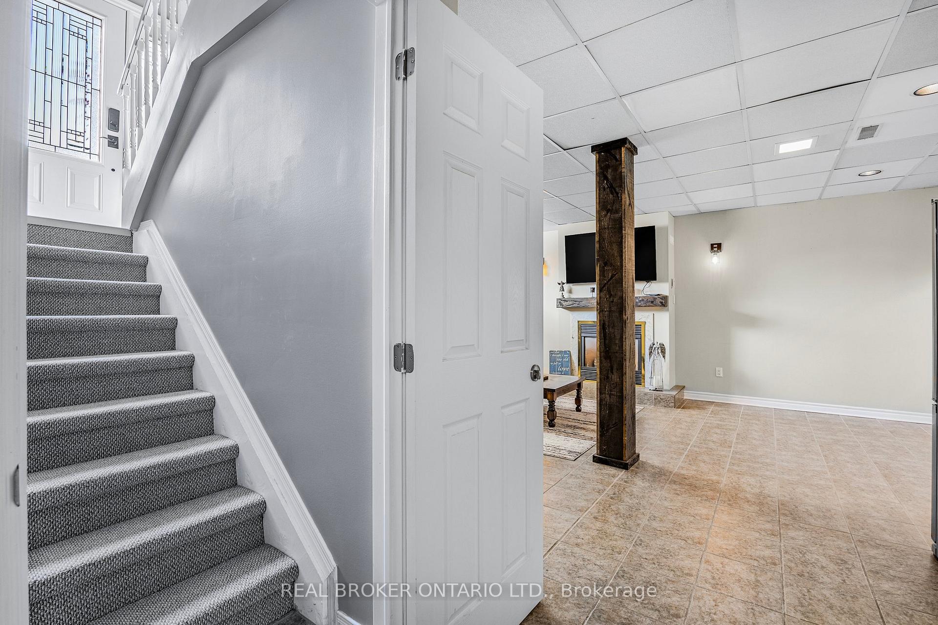 Photo 20 of 22 Patterson Place, Barrie, Ardagh — HOMEH
