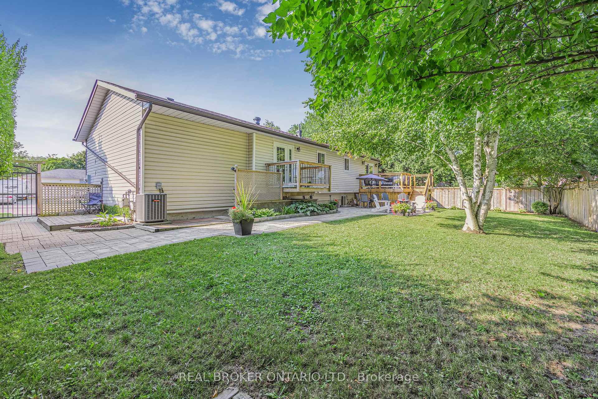 Photo 31 of 22 Patterson Place, Barrie, Ardagh — HOMEH