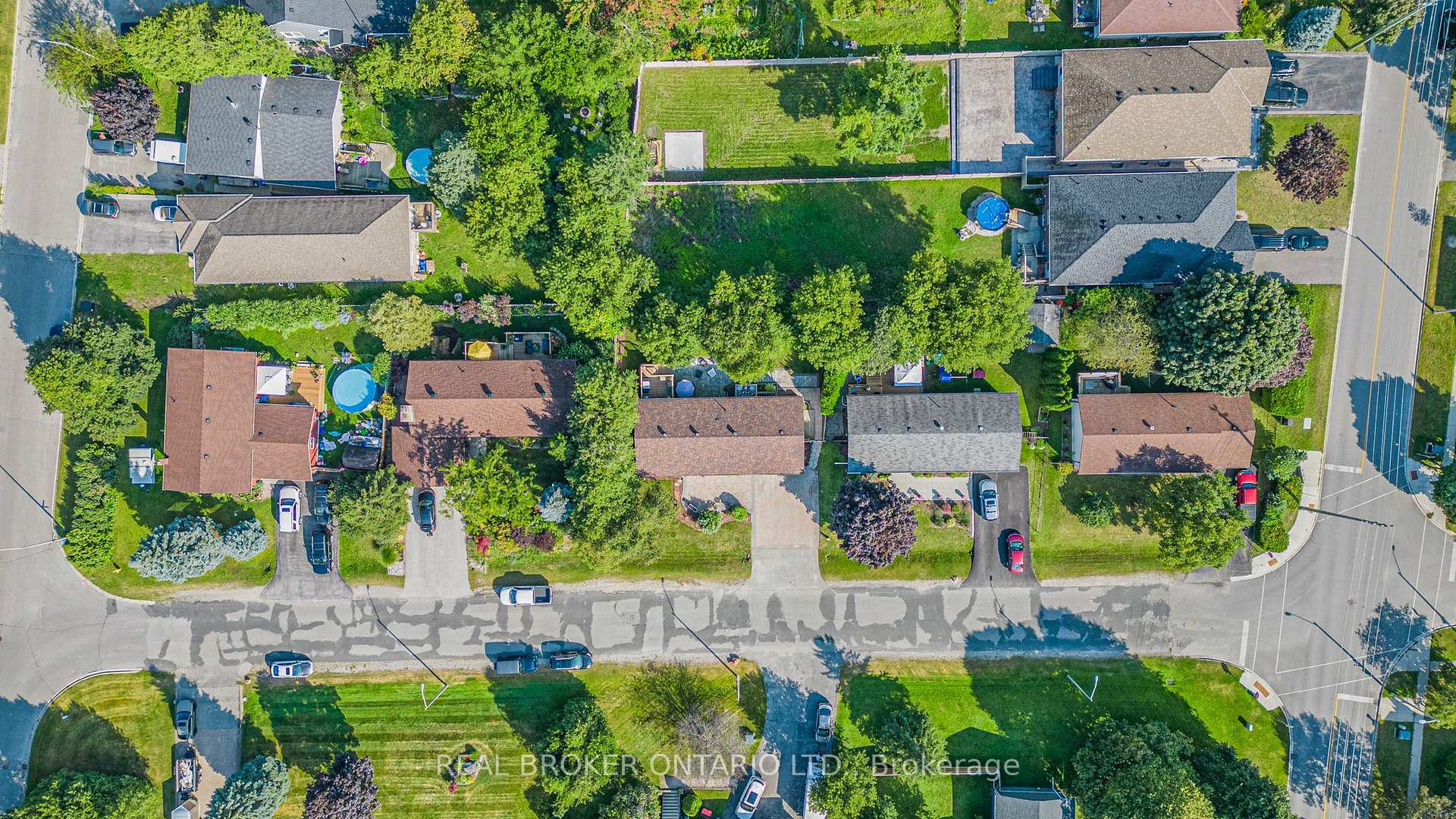 Photo 38 of 22 Patterson Place, Barrie, Ardagh — HOMEH