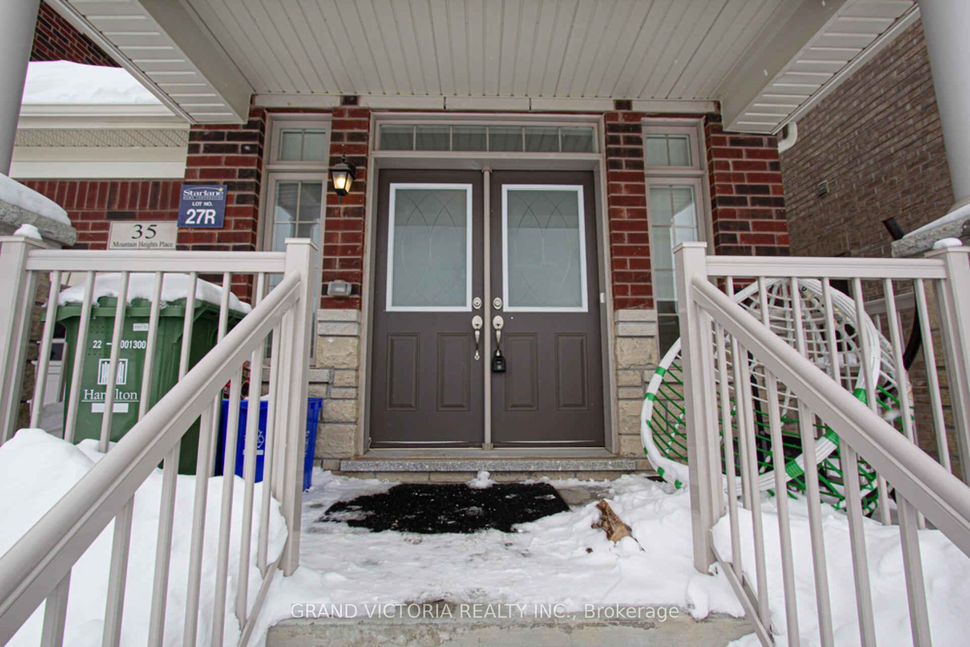 Photo 3 of 35 Mountain Heights Place, Hamilton, Waterdown — HOMEH