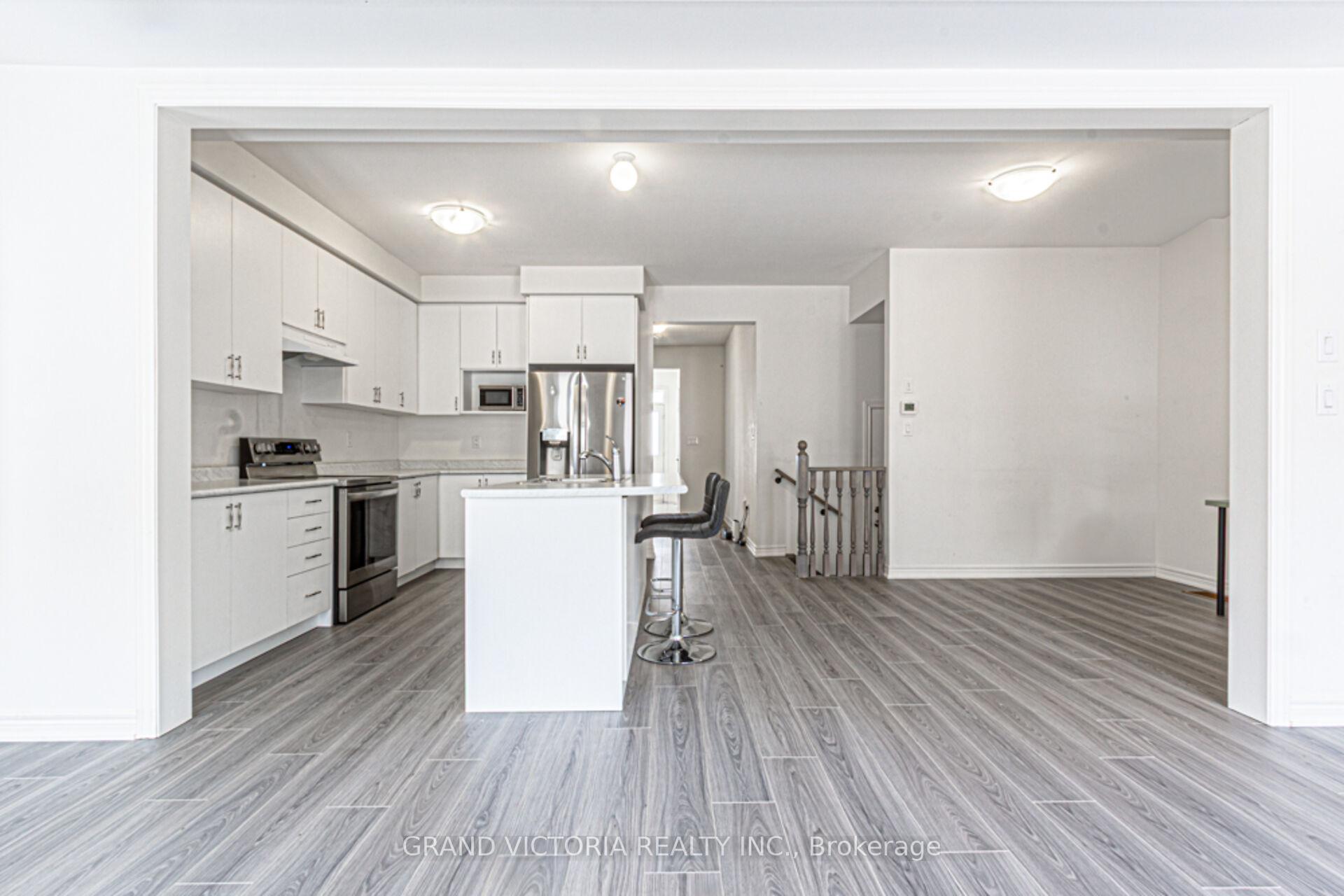 Photo 8 of 35 Mountain Heights Place, Hamilton, Waterdown — HOMEH