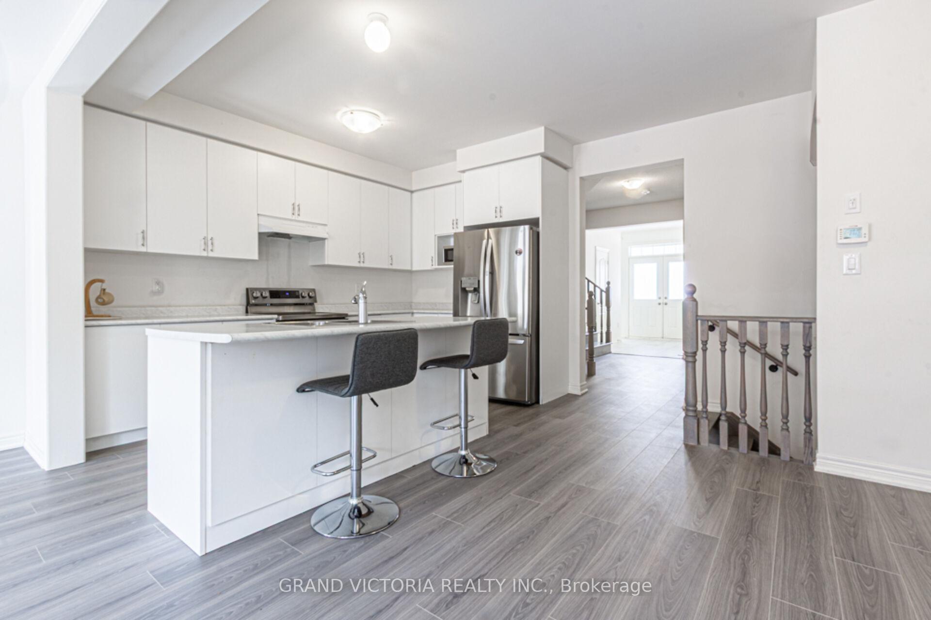 Photo 9 of 35 Mountain Heights Place, Hamilton, Waterdown — HOMEH