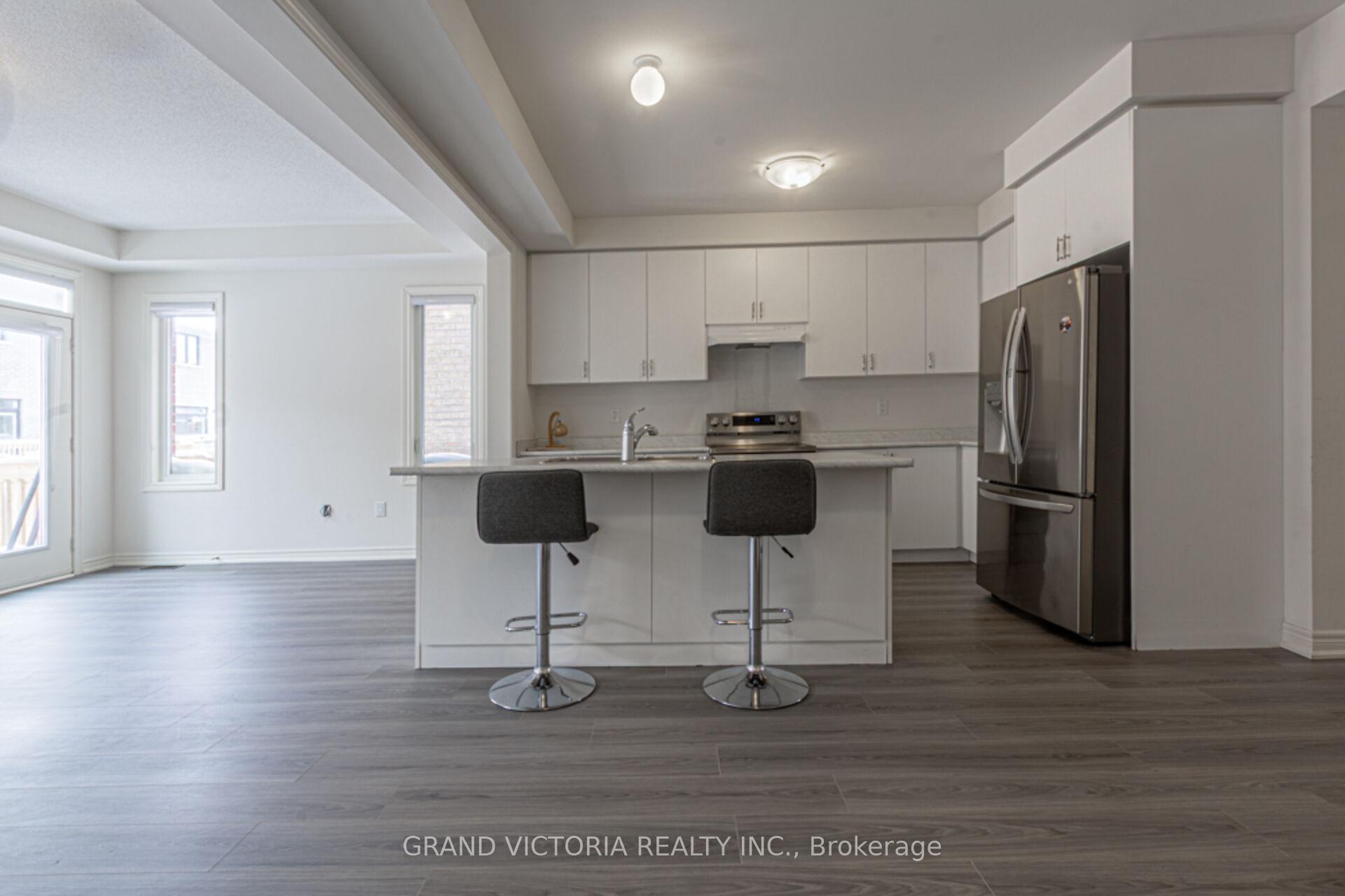 Photo 10 of 35 Mountain Heights Place, Hamilton, Waterdown — HOMEH