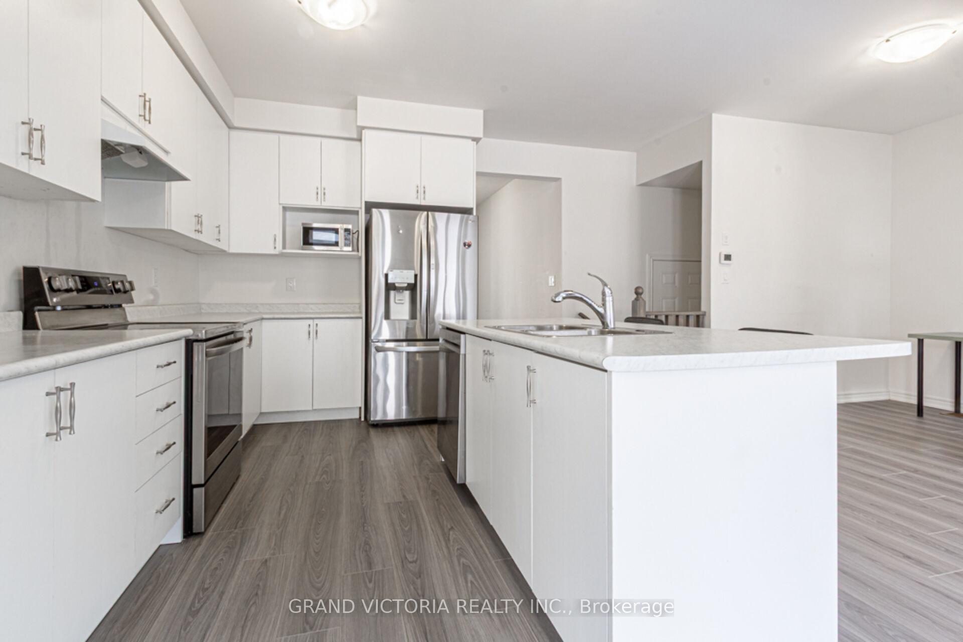 Photo 12 of 35 Mountain Heights Place, Hamilton, Waterdown — HOMEH