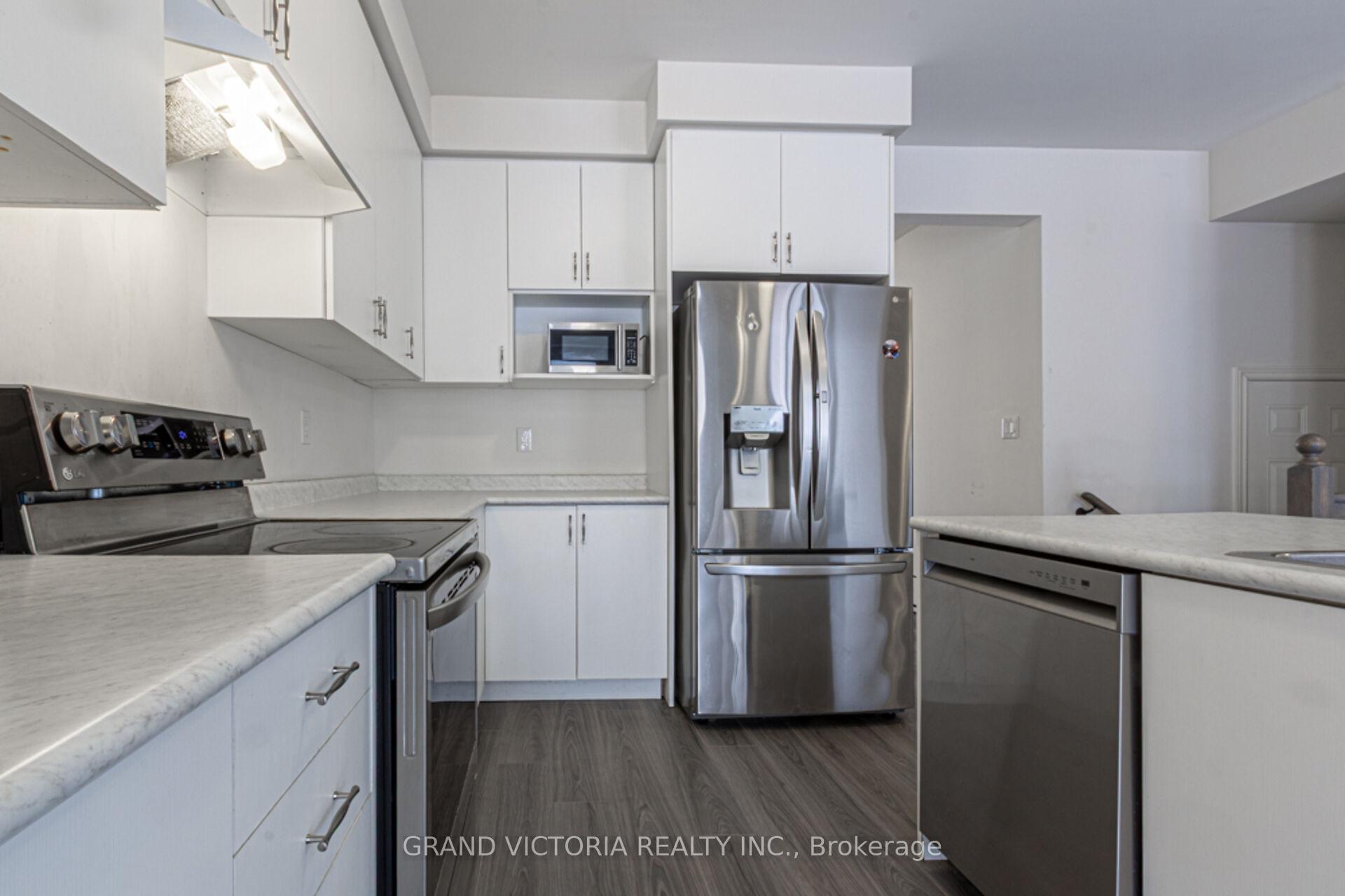 Photo 15 of 35 Mountain Heights Place, Hamilton, Waterdown — HOMEH