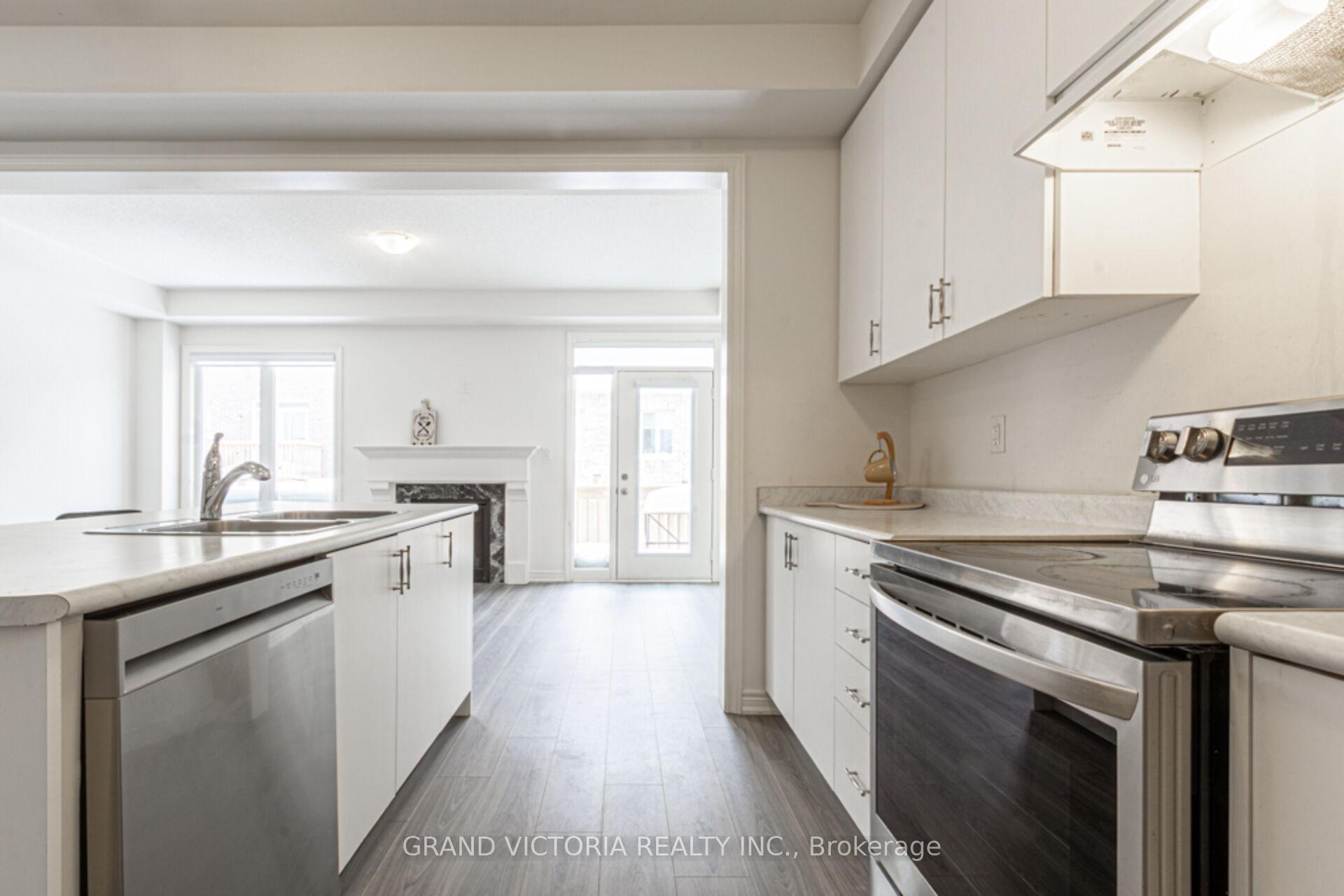 Photo 16 of 35 Mountain Heights Place, Hamilton, Waterdown — HOMEH