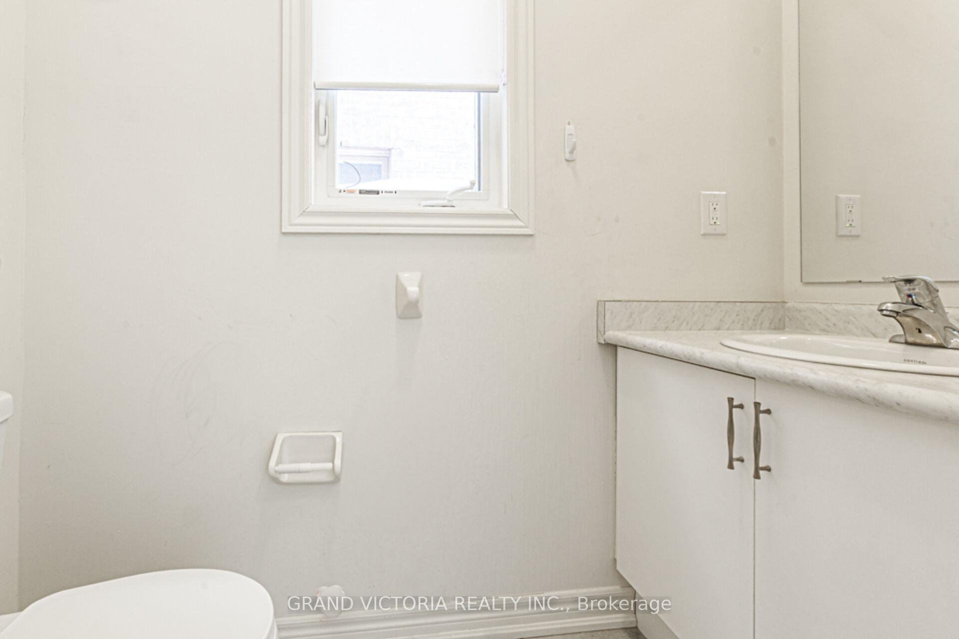Photo 24 of 35 Mountain Heights Place, Hamilton, Waterdown — HOMEH