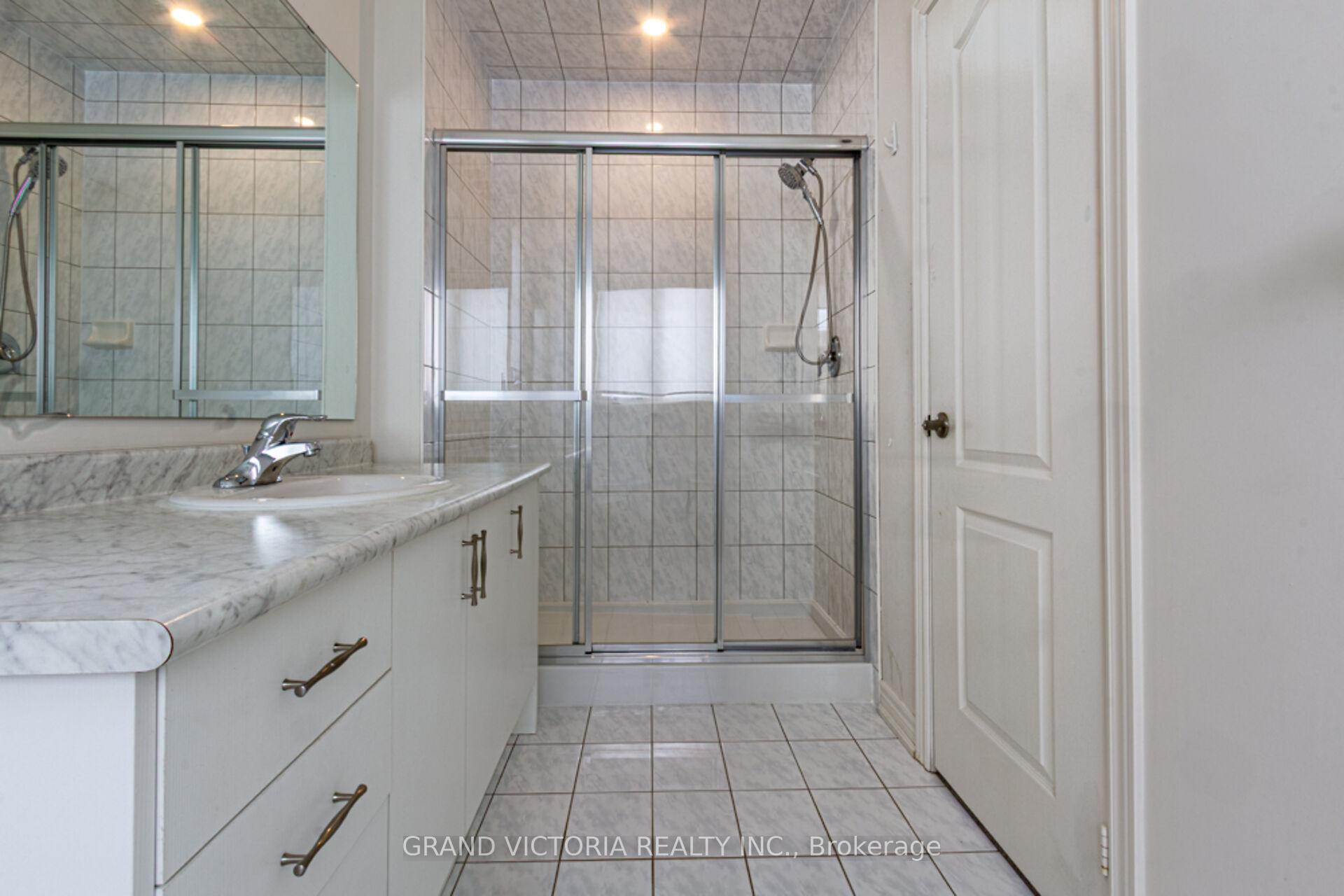 Photo 32 of 35 Mountain Heights Place, Hamilton, Waterdown — HOMEH