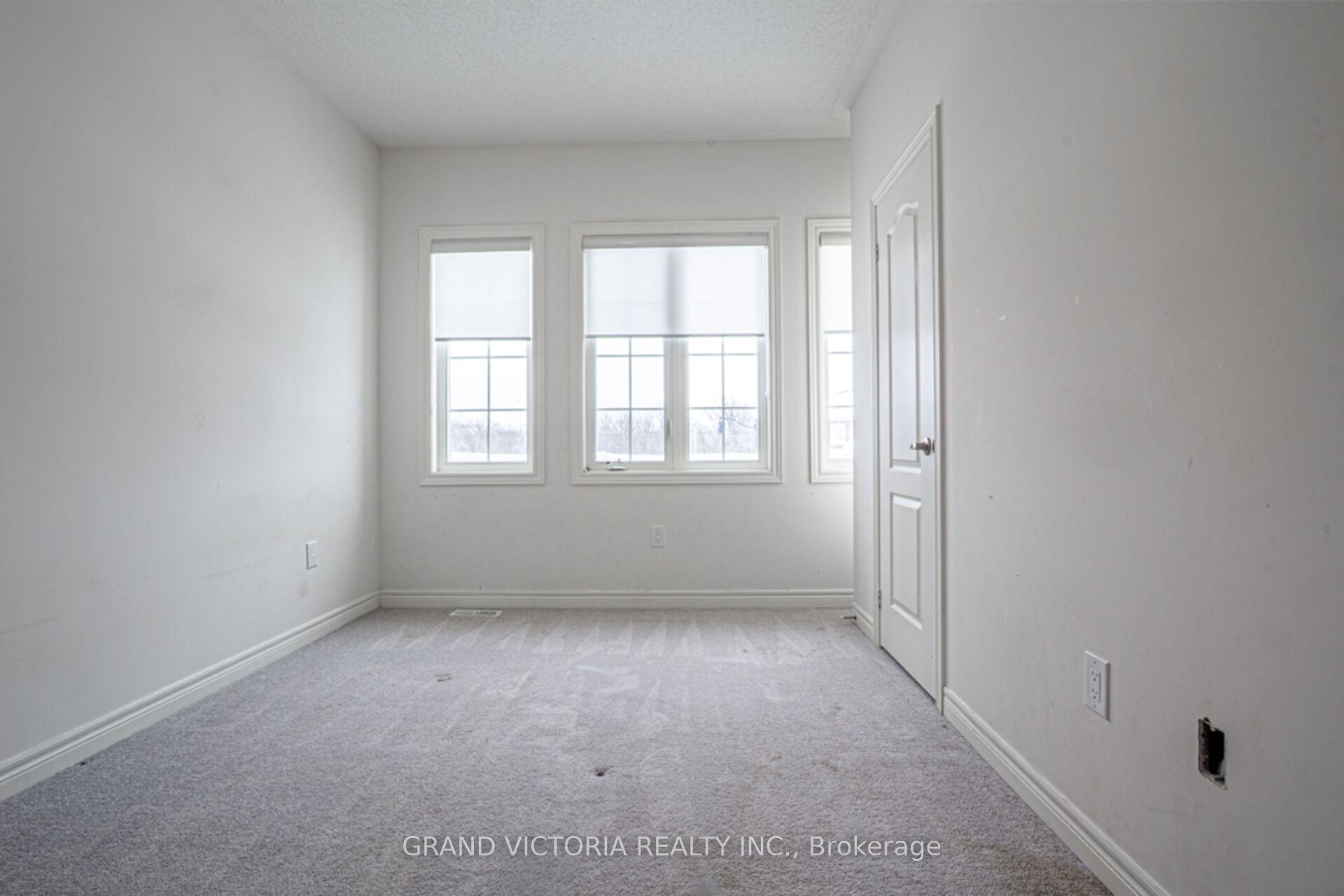 Photo 34 of 35 Mountain Heights Place, Hamilton, Waterdown — HOMEH
