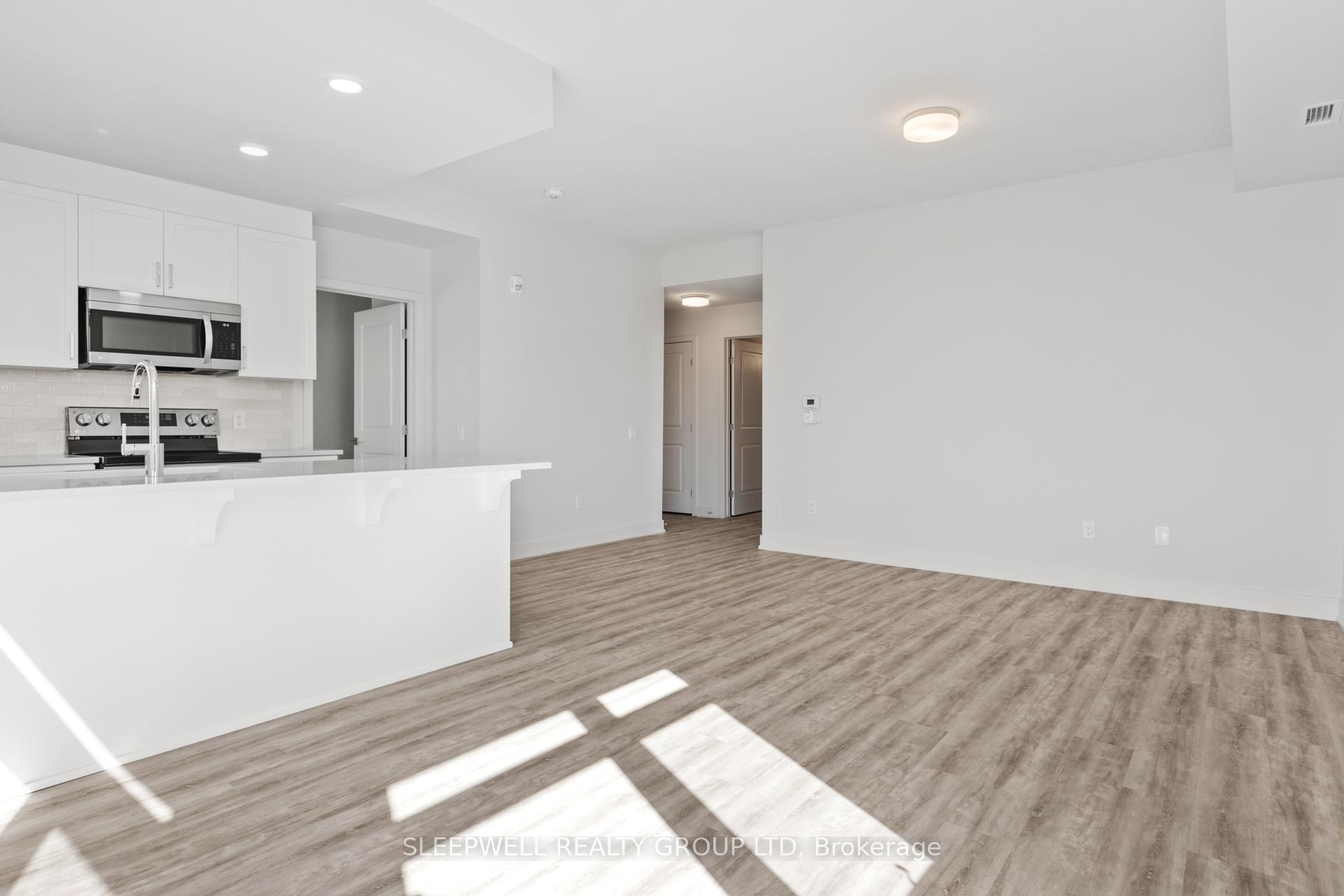 Photo 5 of Unit 204, 3 Bedale Drive, Ottawa, Crystal Beach — HOMEH