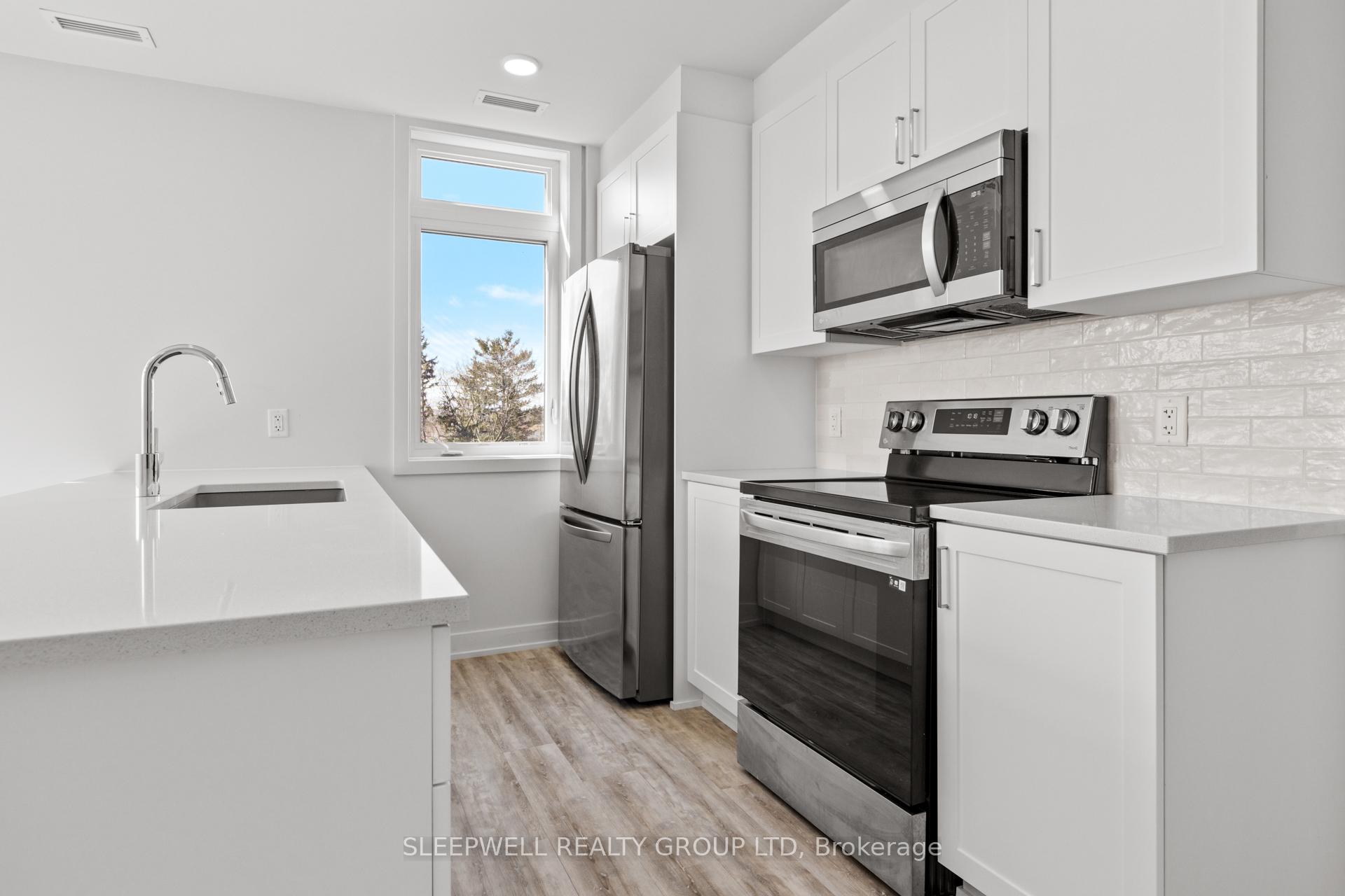 Photo 6 of Unit 204, 3 Bedale Drive, Ottawa, Crystal Beach — HOMEH