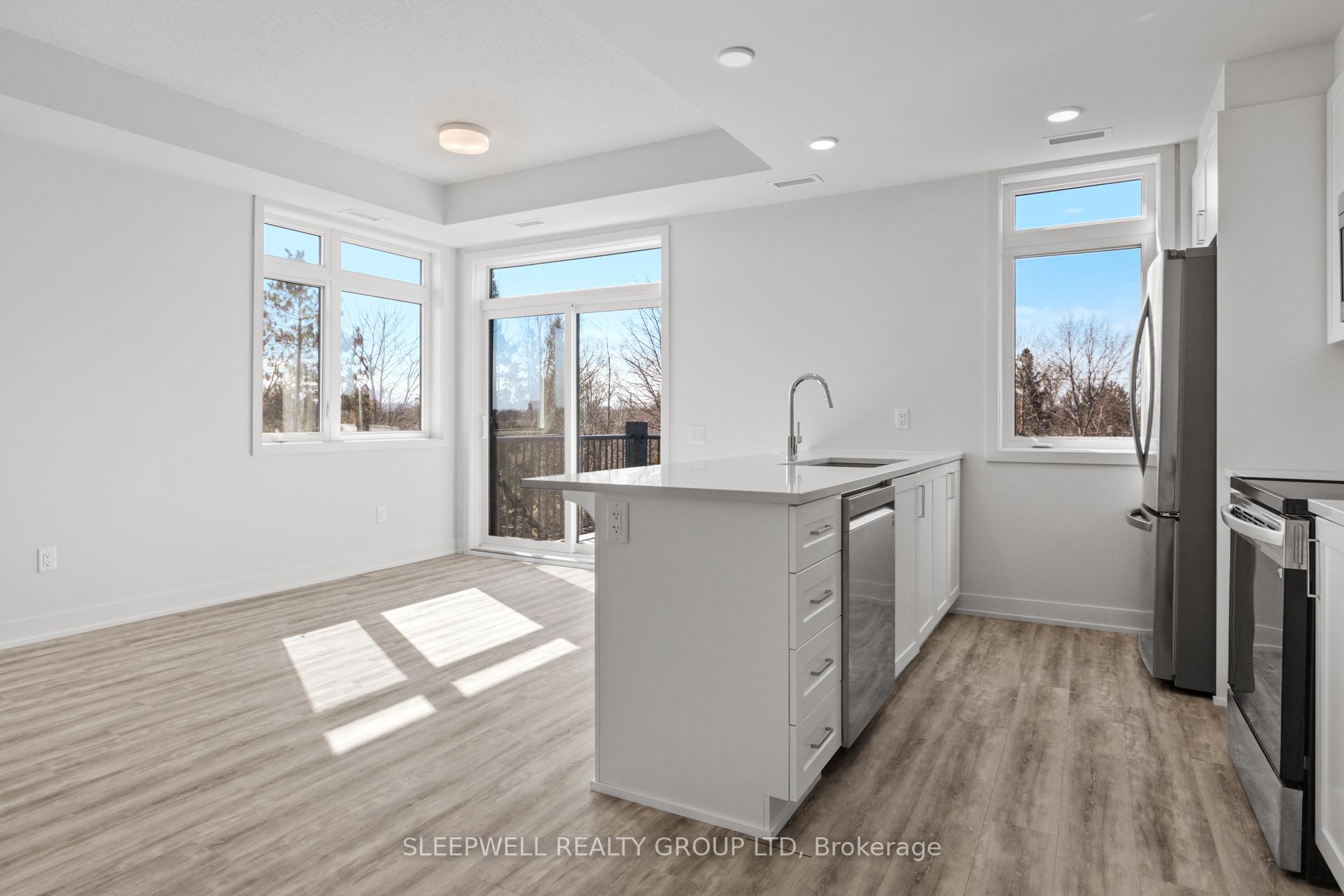 Photo 11 of Unit 204, 3 Bedale Drive, Ottawa, Crystal Beach — HOMEH