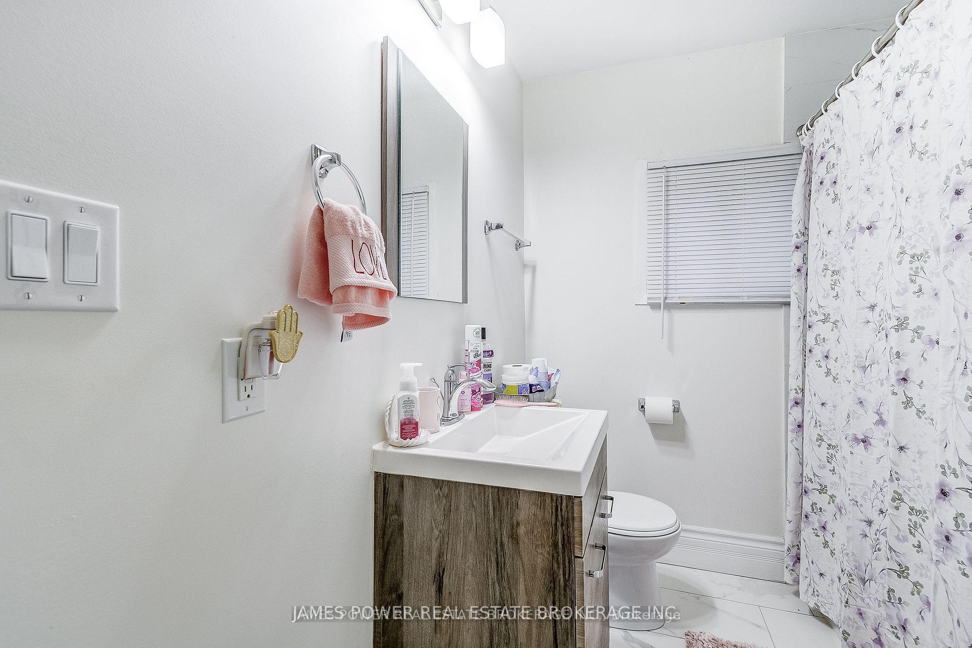 Photo 10 of 52 Spadina Avenue, Hamilton, Stripley — HOMEH