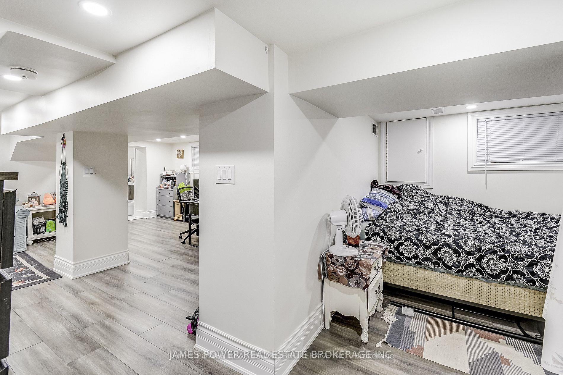Photo 12 of 52 Spadina Avenue, Hamilton, Stripley — HOMEH