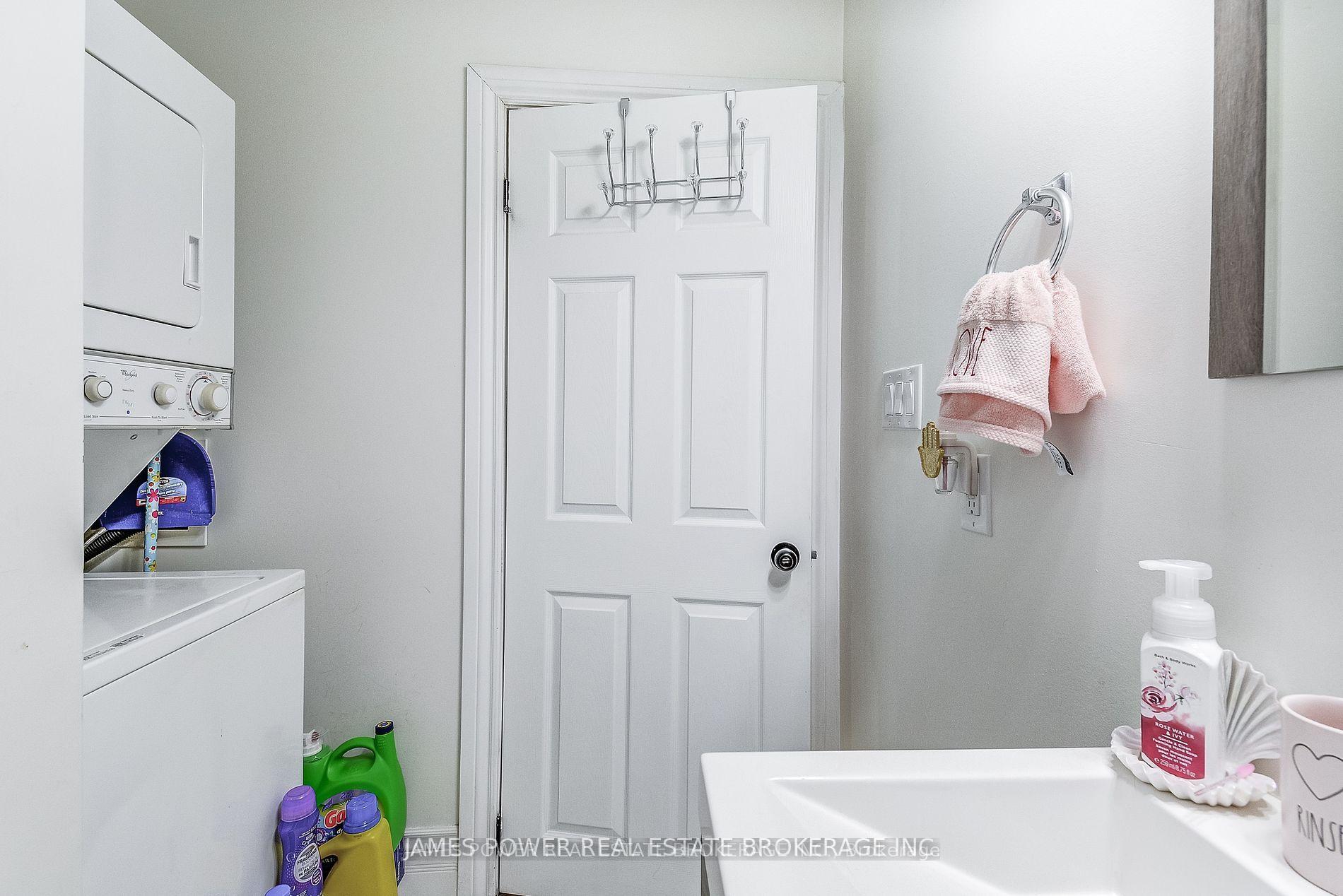 Photo 15 of 52 Spadina Avenue, Hamilton, Stripley — HOMEH