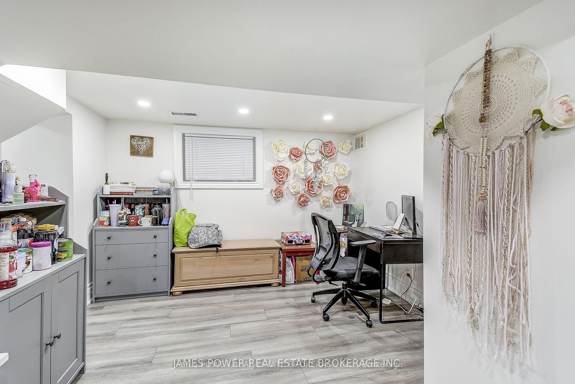 Photo 16 of 52 Spadina Avenue, Hamilton, Stripley — HOMEH