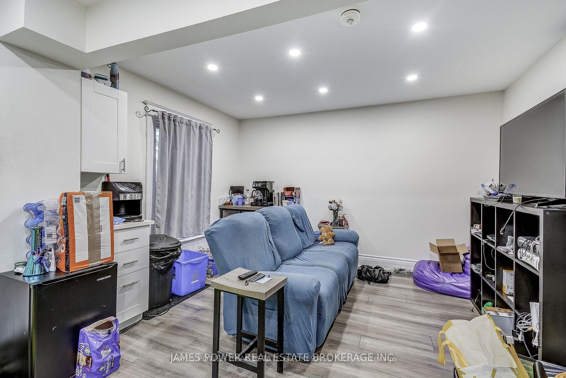 Photo 18 of 52 Spadina Avenue, Hamilton, Stripley — HOMEH