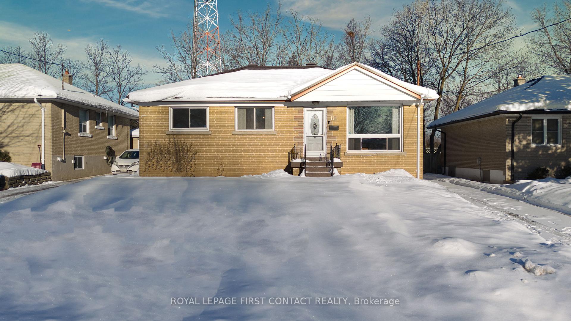 Photo 1 of 8 Agnes Street, Barrie, City Centre — HOMEH