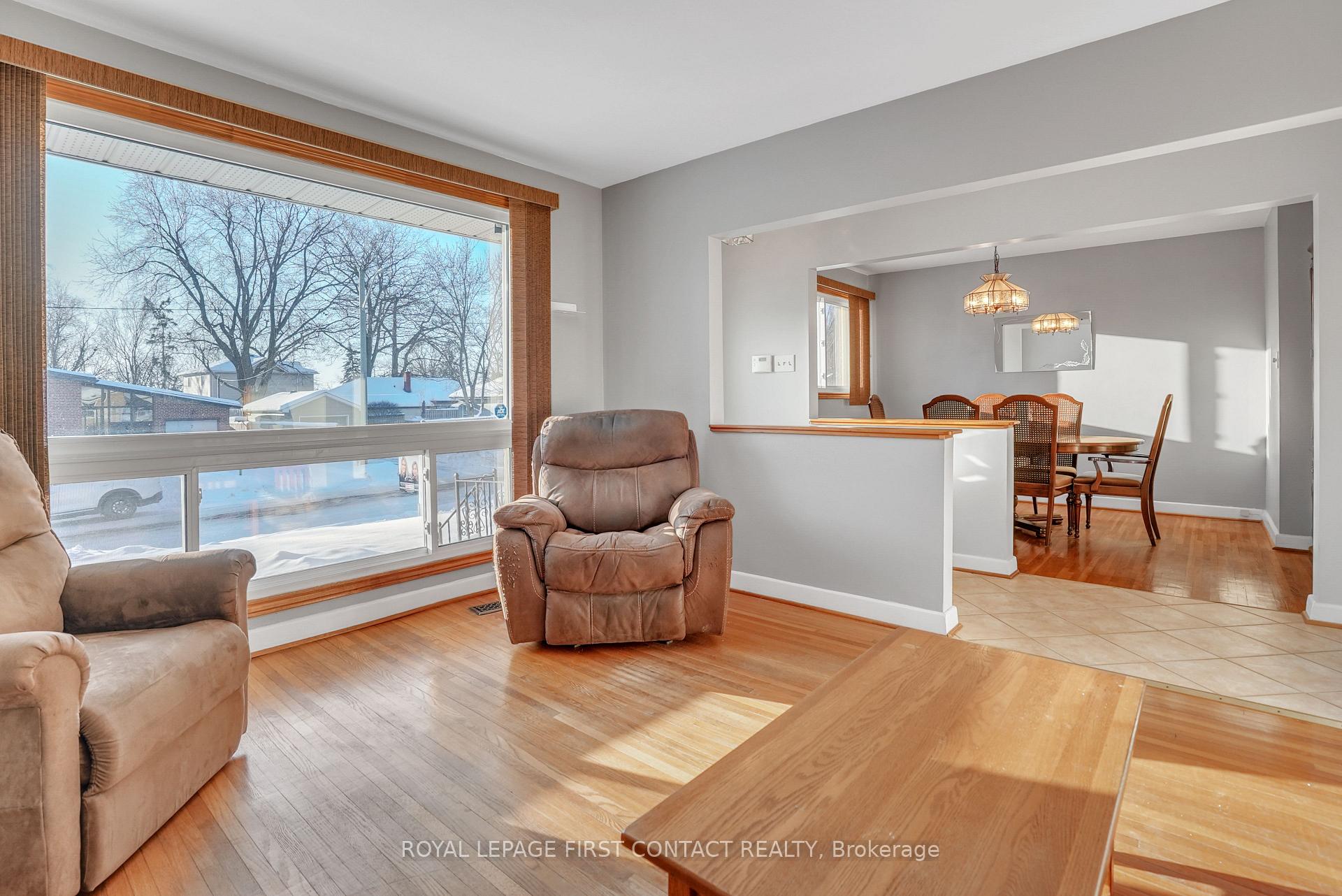 Photo 4 of 8 Agnes Street, Barrie, City Centre — HOMEH