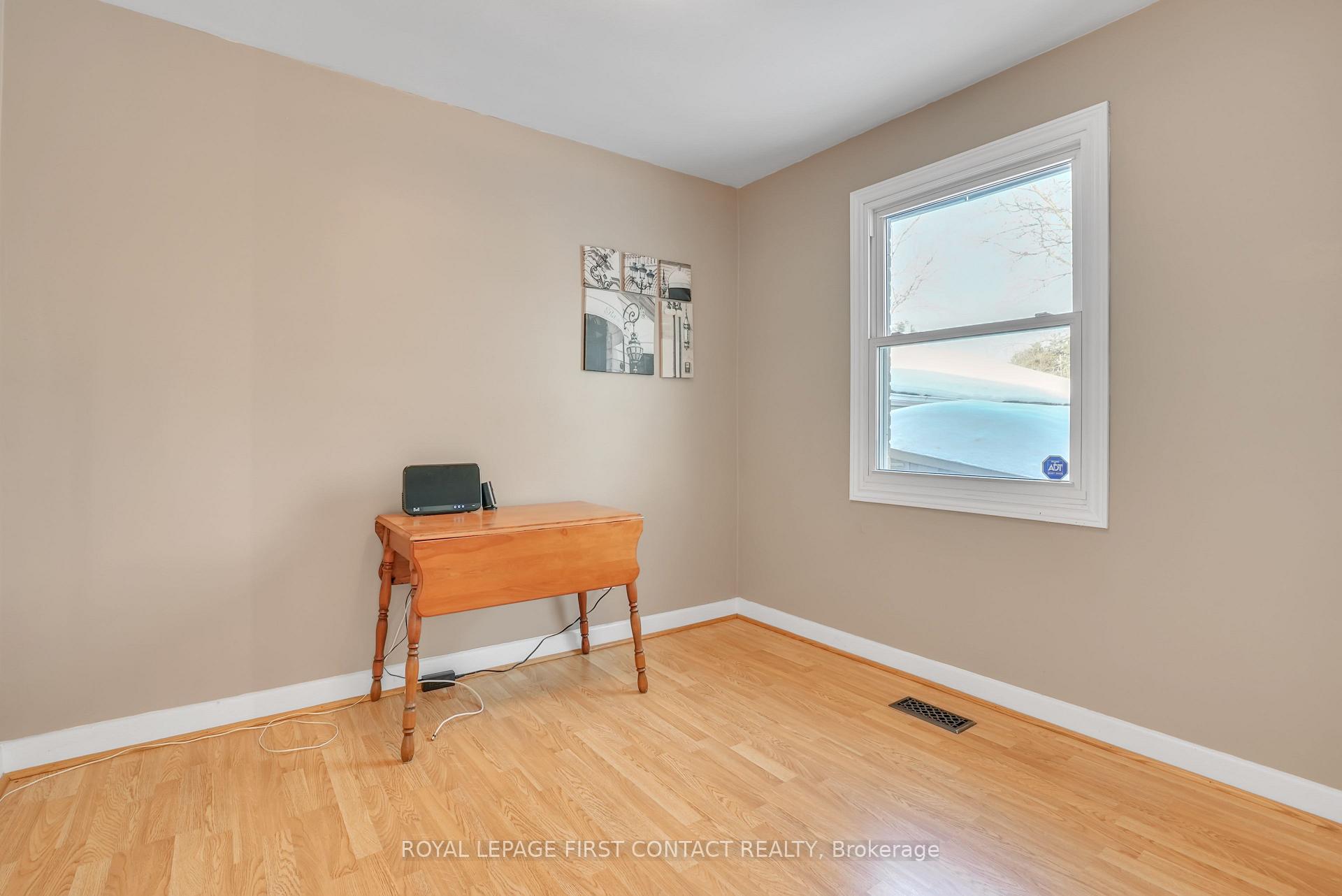 Photo 17 of 8 Agnes Street, Barrie, City Centre — HOMEH