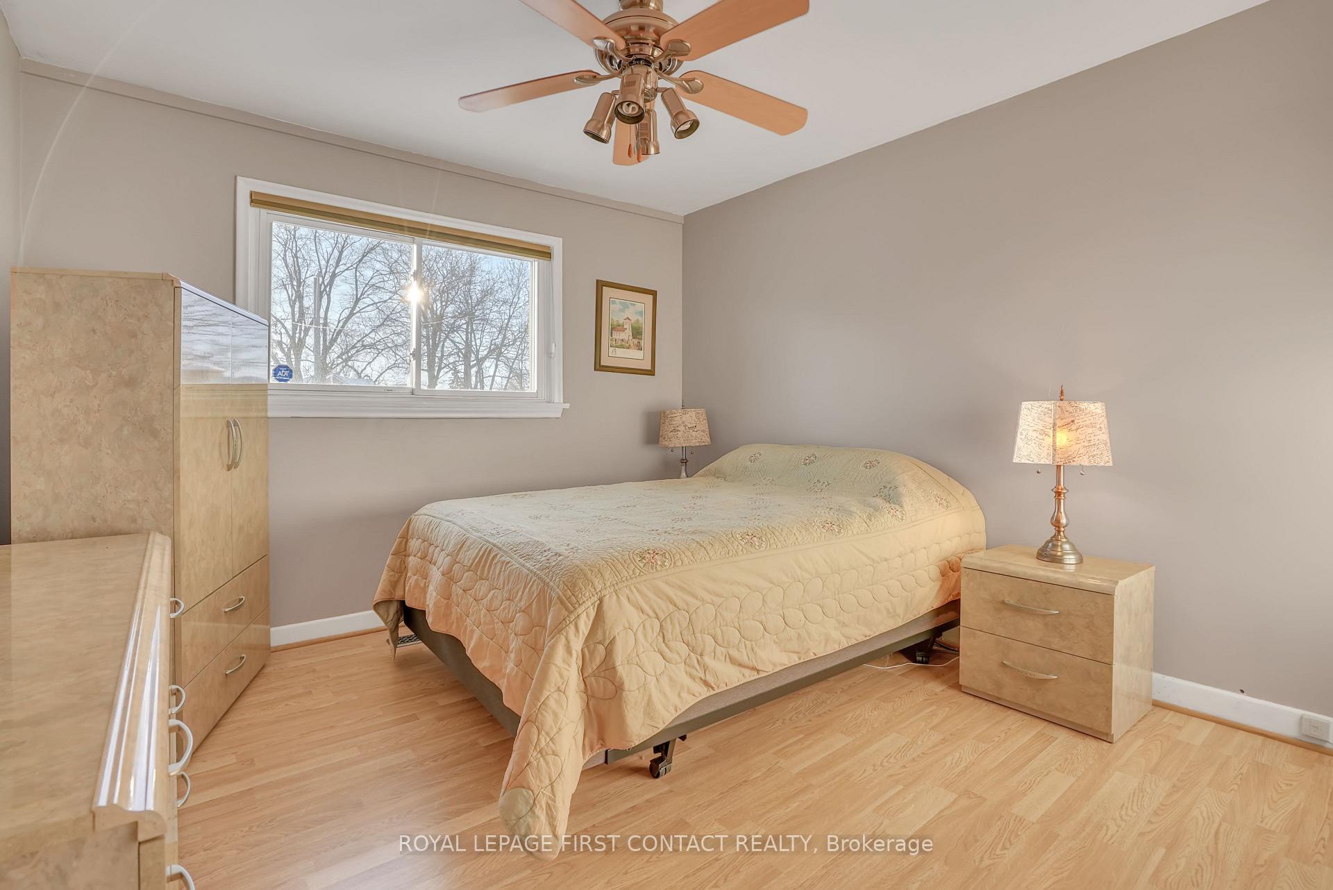 Photo 19 of 8 Agnes Street, Barrie, City Centre — HOMEH