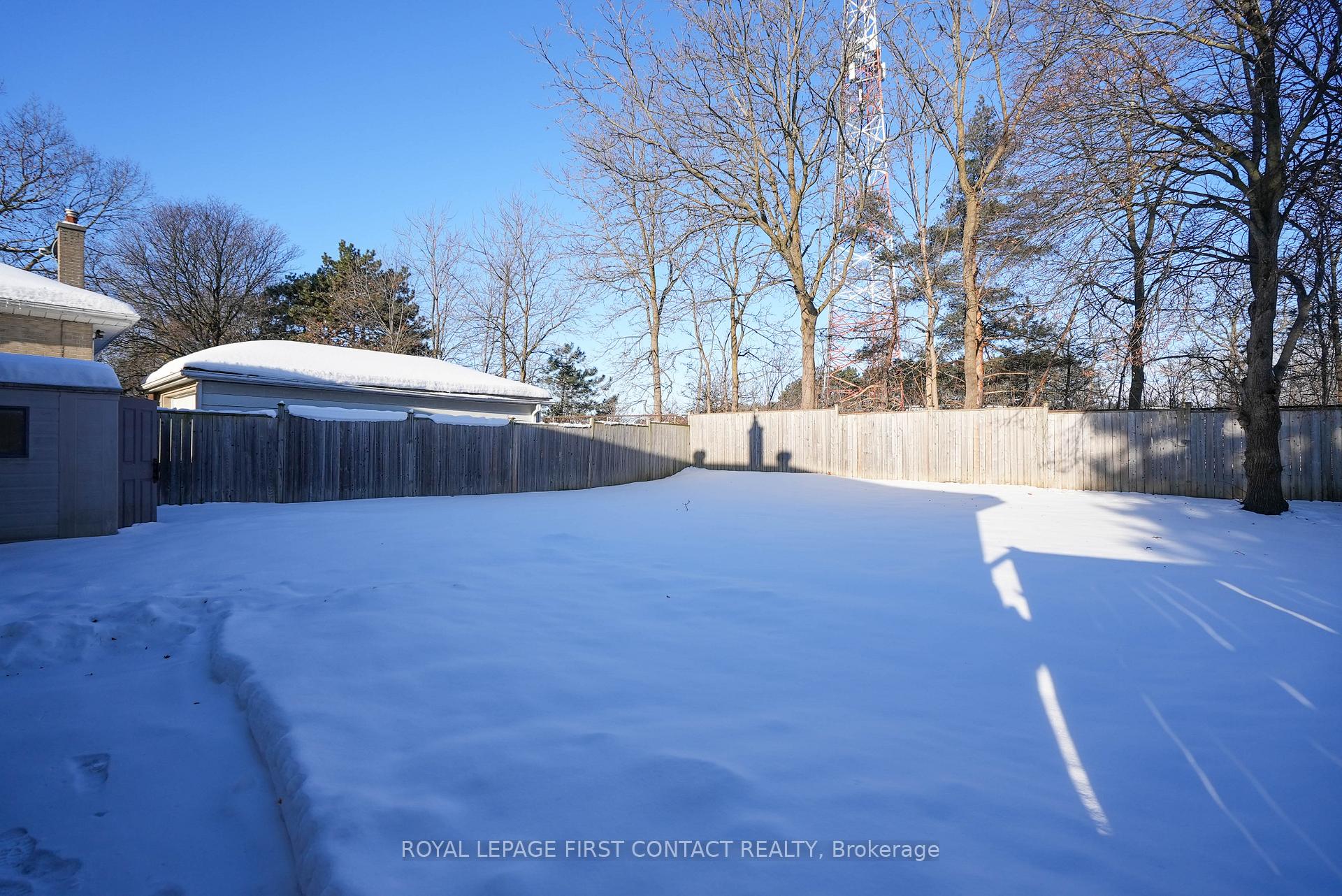 Photo 29 of 8 Agnes Street, Barrie, City Centre — HOMEH