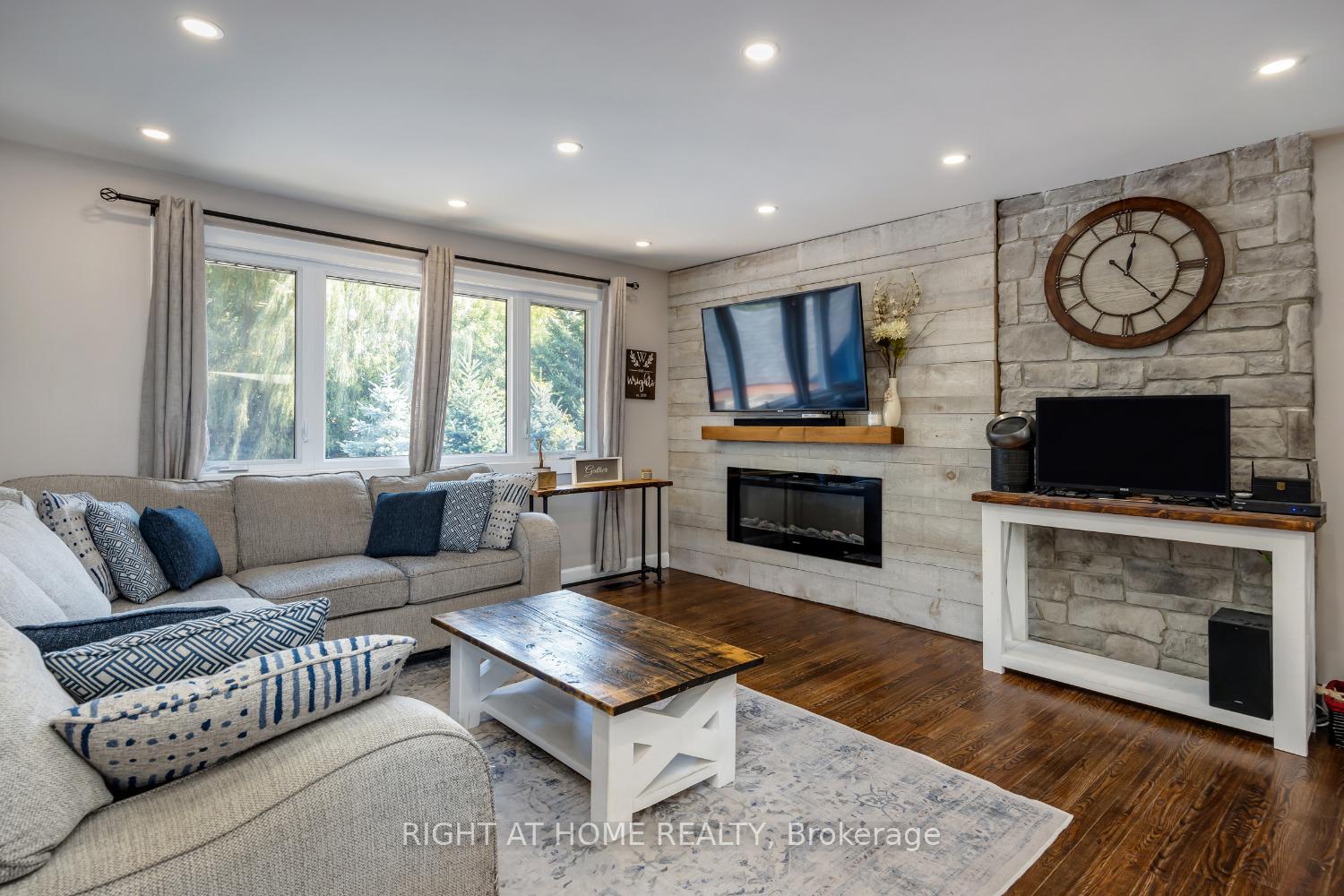 Photo 16 of 420 Parkhill Road E, Douro-Dummer — HOMEH