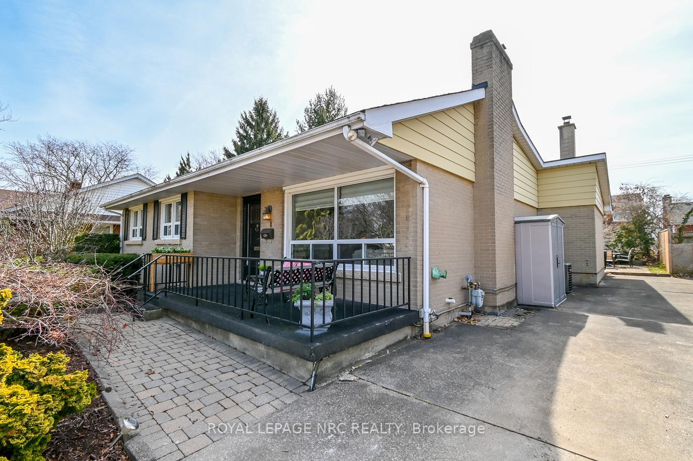 Photo 2 of 8 Macbeth Boulevard, St. Catharines, Glendale/Glenridge — HOMEH