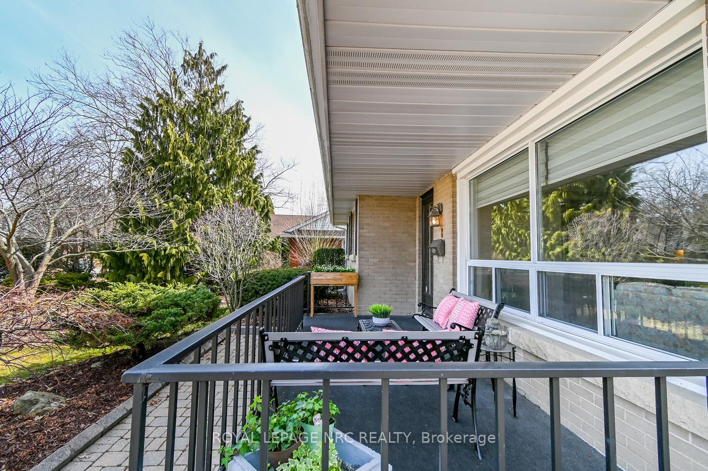 Photo 4 of 8 Macbeth Boulevard, St. Catharines, Glendale/Glenridge — HOMEH