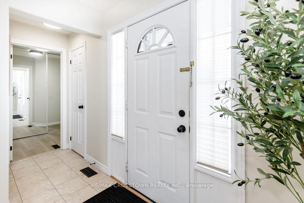 Photo 3 of 45 Nicklaus Drive, Barrie, East Bayfield — HOMEH