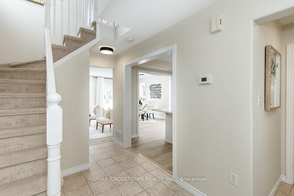 Photo 4 of 45 Nicklaus Drive, Barrie, East Bayfield — HOMEH