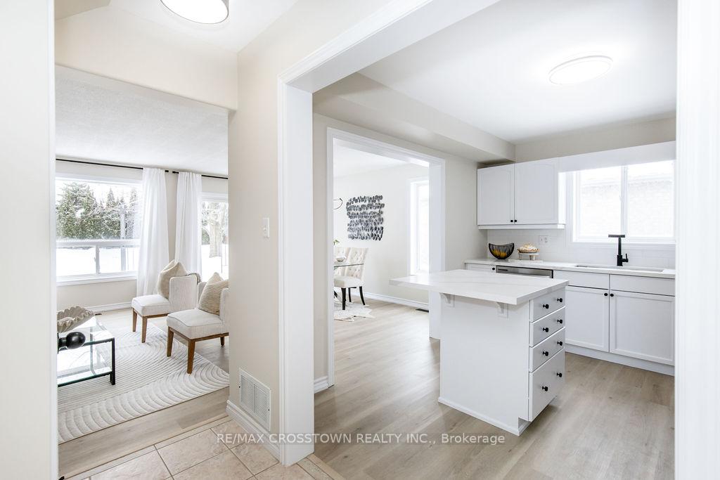 Photo 5 of 45 Nicklaus Drive, Barrie, East Bayfield — HOMEH