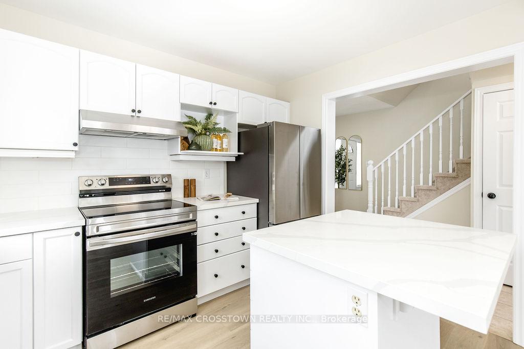 Photo 7 of 45 Nicklaus Drive, Barrie, East Bayfield — HOMEH