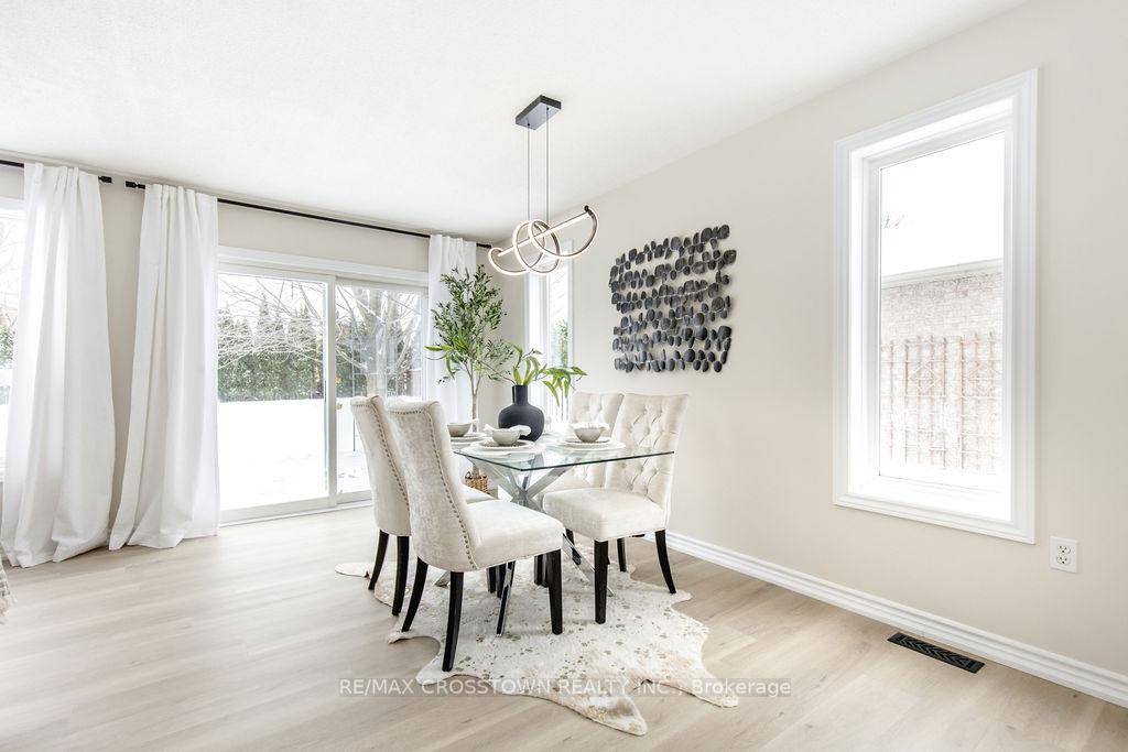 Photo 10 of 45 Nicklaus Drive, Barrie, East Bayfield — HOMEH