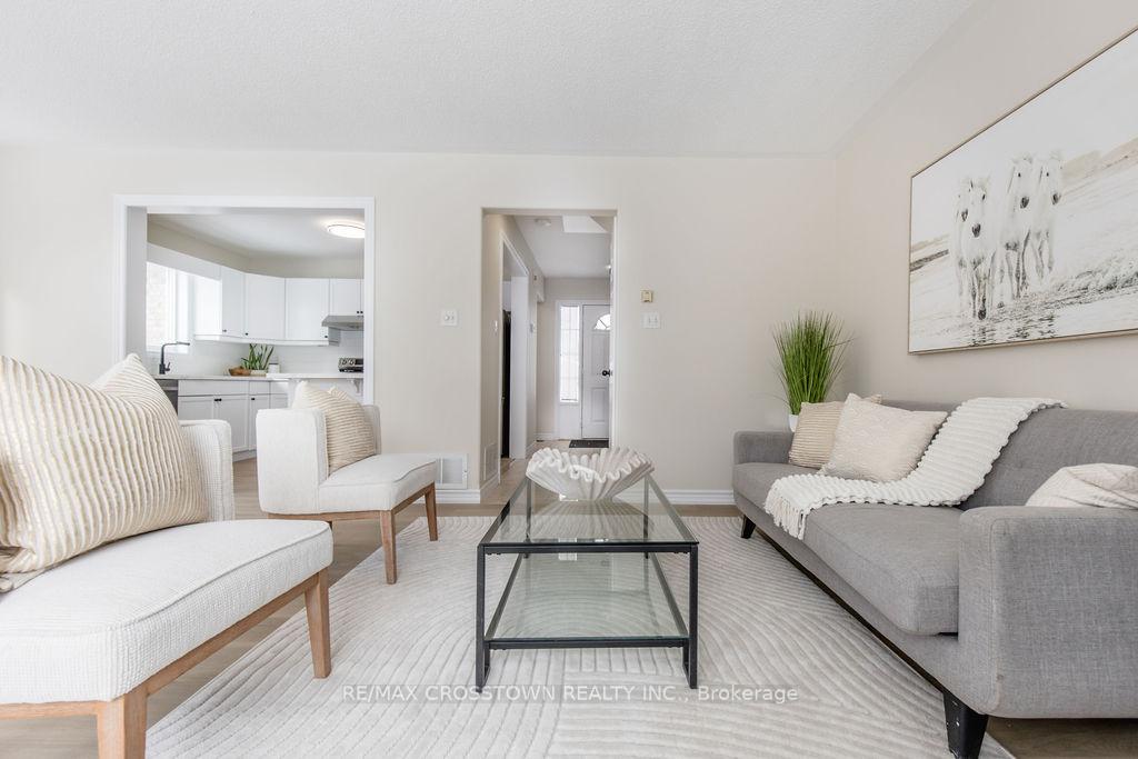 Photo 13 of 45 Nicklaus Drive, Barrie, East Bayfield — HOMEH