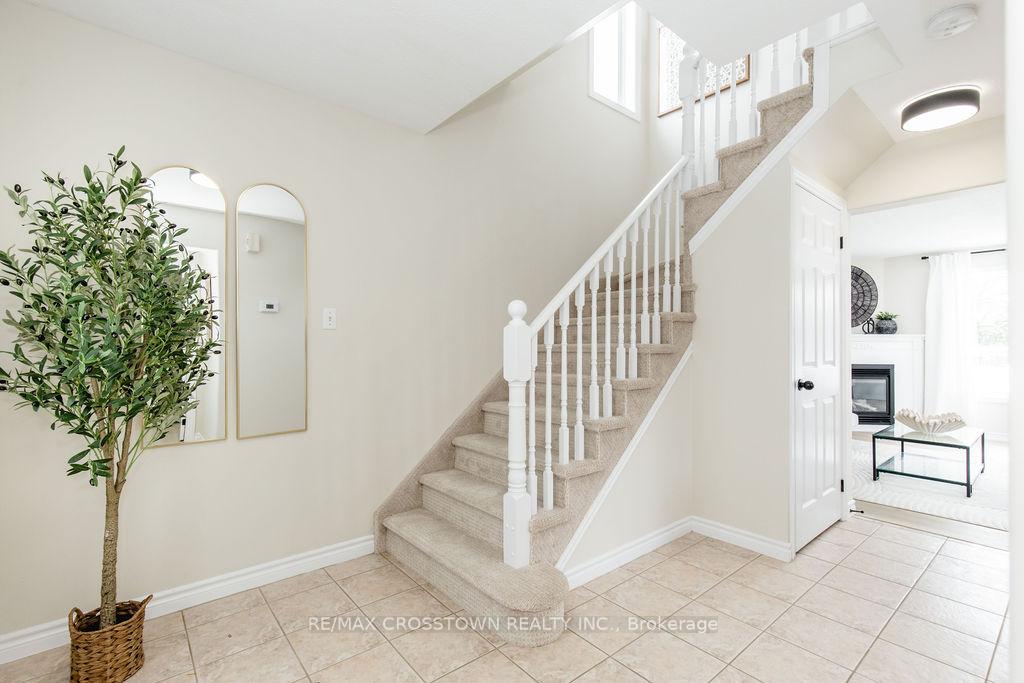Photo 17 of 45 Nicklaus Drive, Barrie, East Bayfield — HOMEH