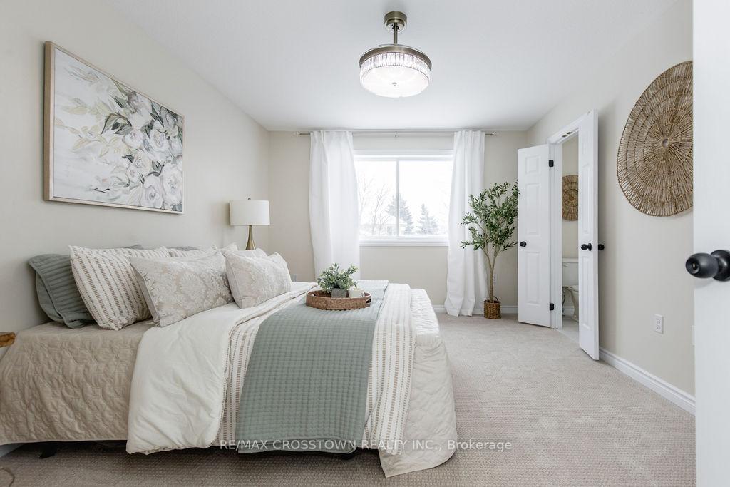 Photo 19 of 45 Nicklaus Drive, Barrie, East Bayfield — HOMEH