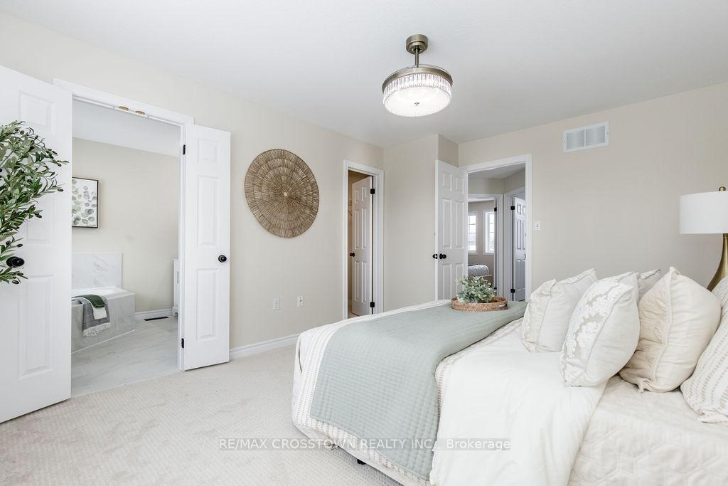 Photo 21 of 45 Nicklaus Drive, Barrie, East Bayfield — HOMEH