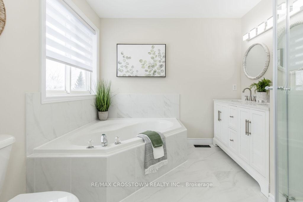 Photo 22 of 45 Nicklaus Drive, Barrie, East Bayfield — HOMEH
