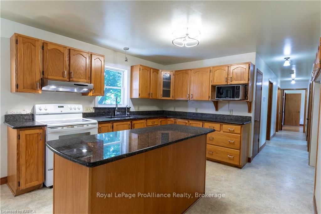 Photo 7 of 1288 5TH Line Road, Frontenac Islands, The Islands — HOMEH